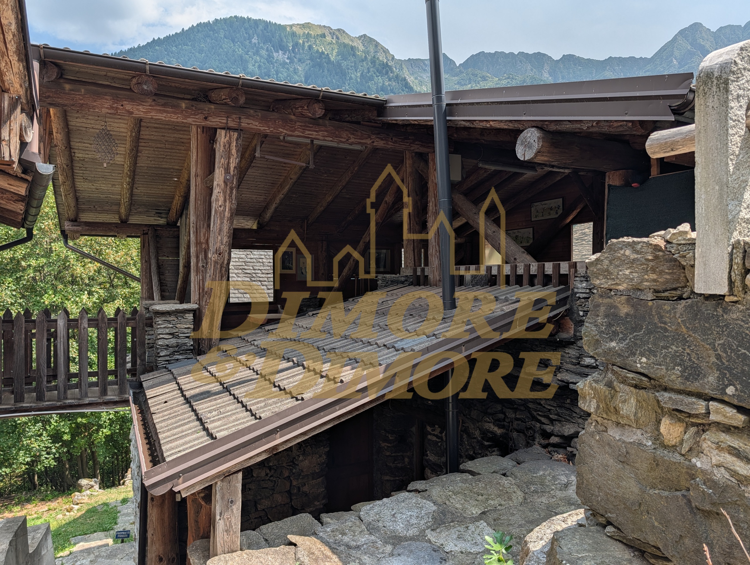 Casa indipendente con terrazzo a Bannio Anzino