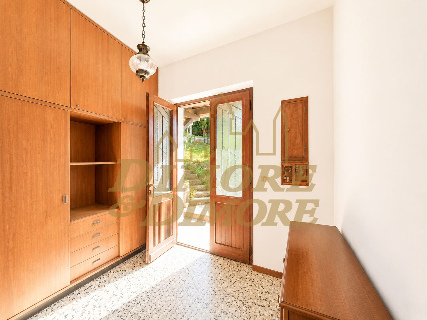 Casa indipendente con giardino in via a. bertoni 49, Luino