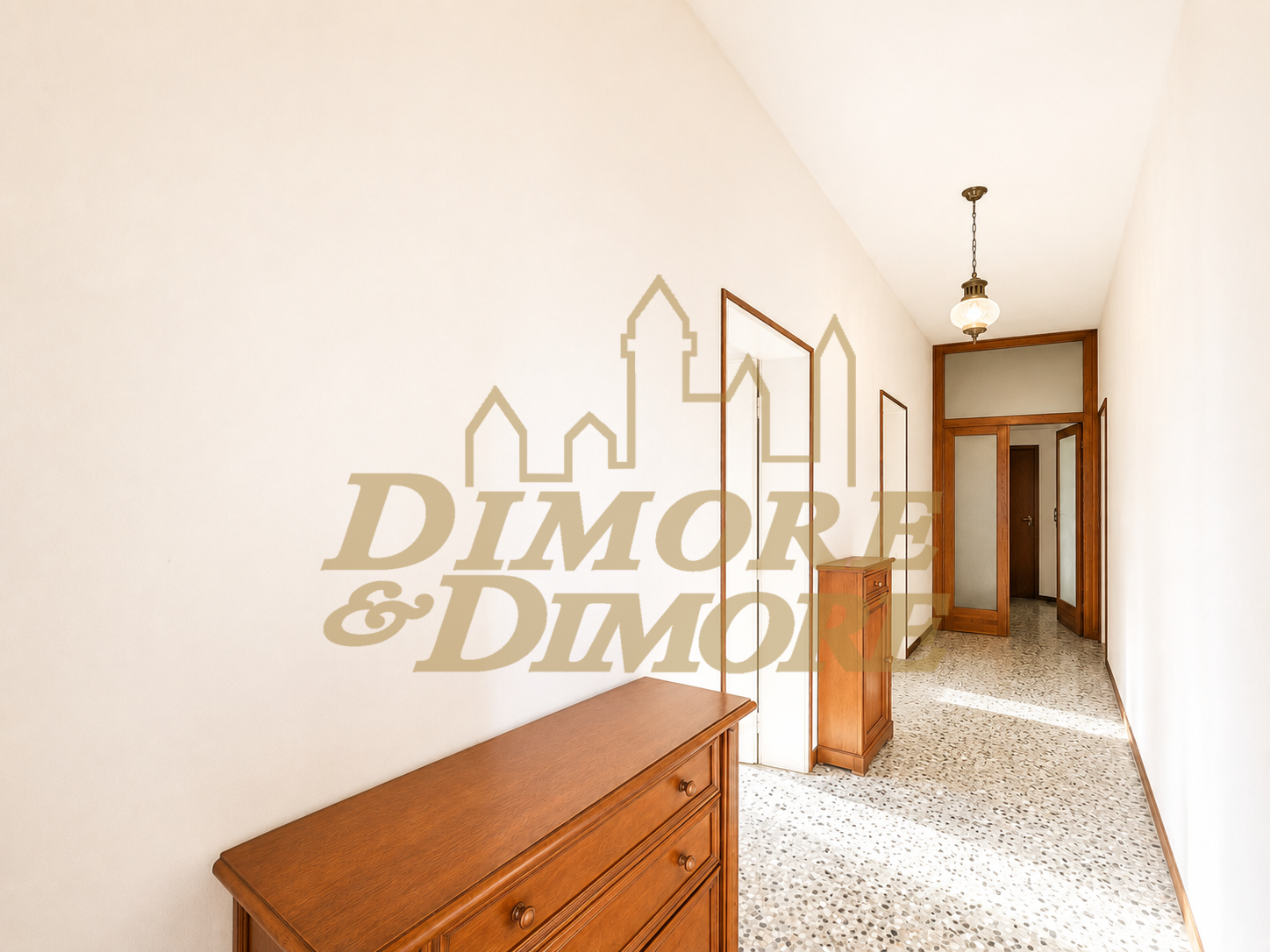 Casa indipendente con giardino in via a. bertoni 49, Luino