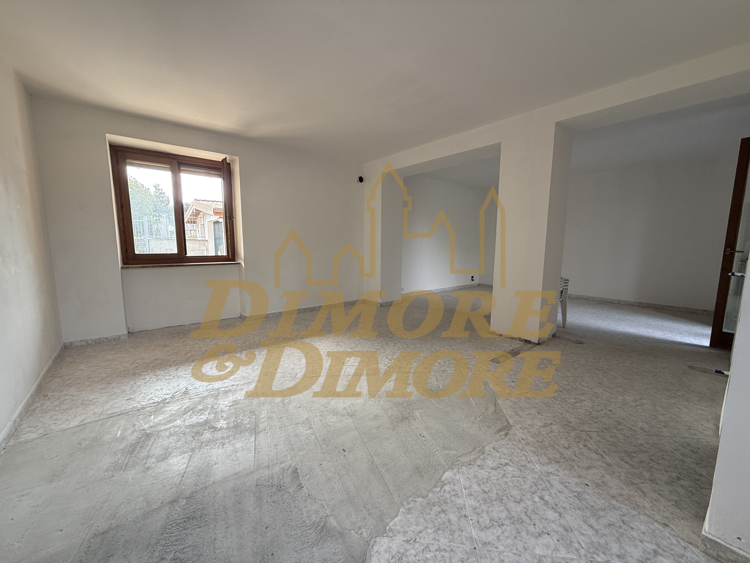 Casa indipendente con giardino in via baraggia, Castelletto Sopra Ticino