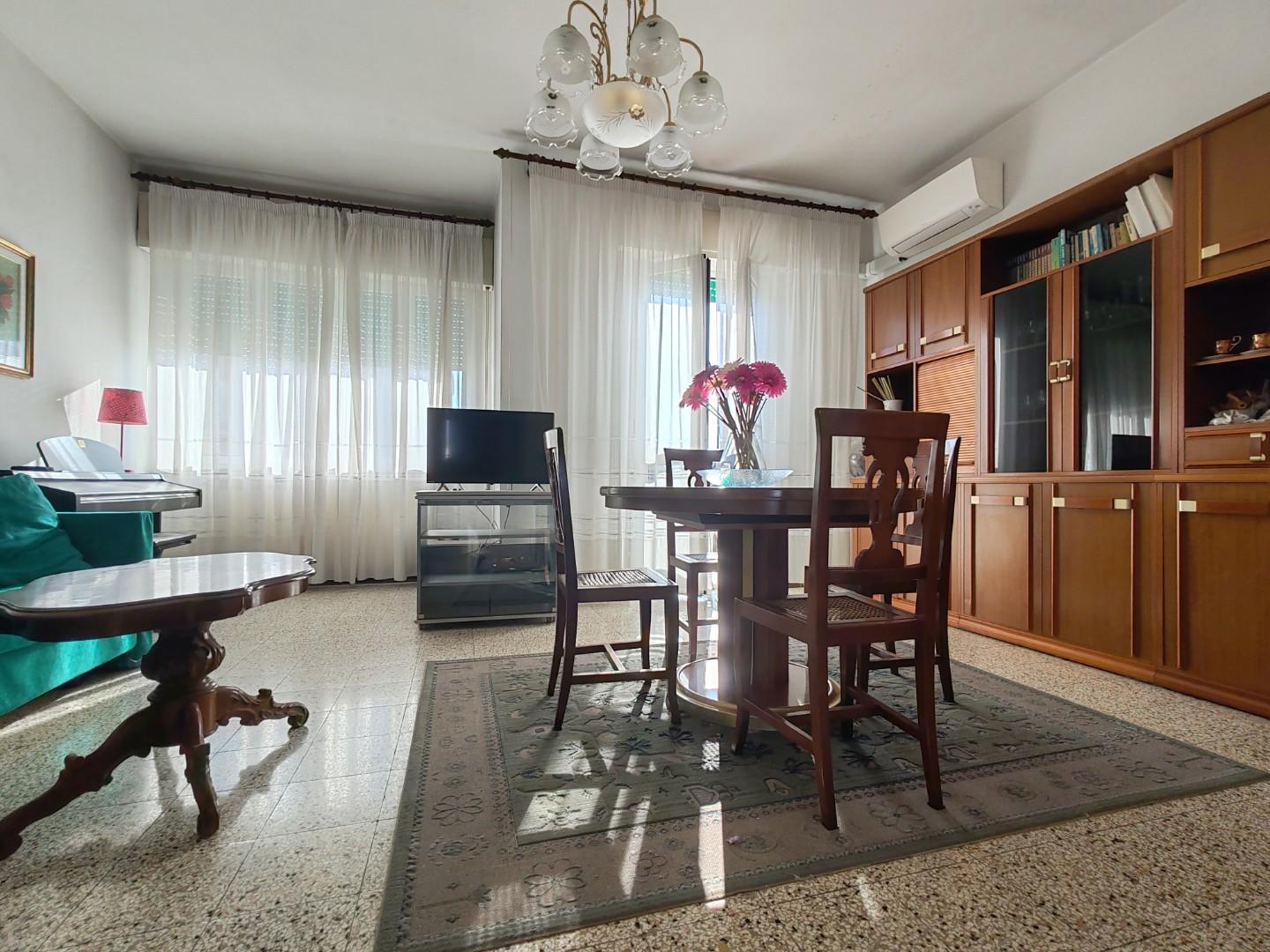 Quadrilocale in vendita, Massa zona viali