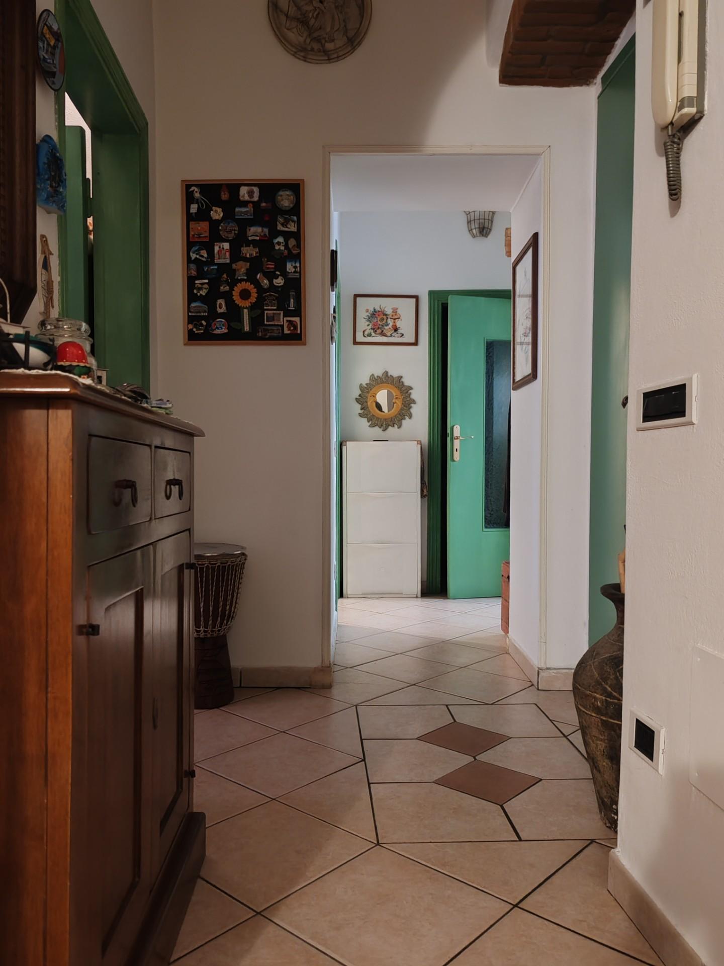 Quadrilocale con terrazzi, Massa centro storico