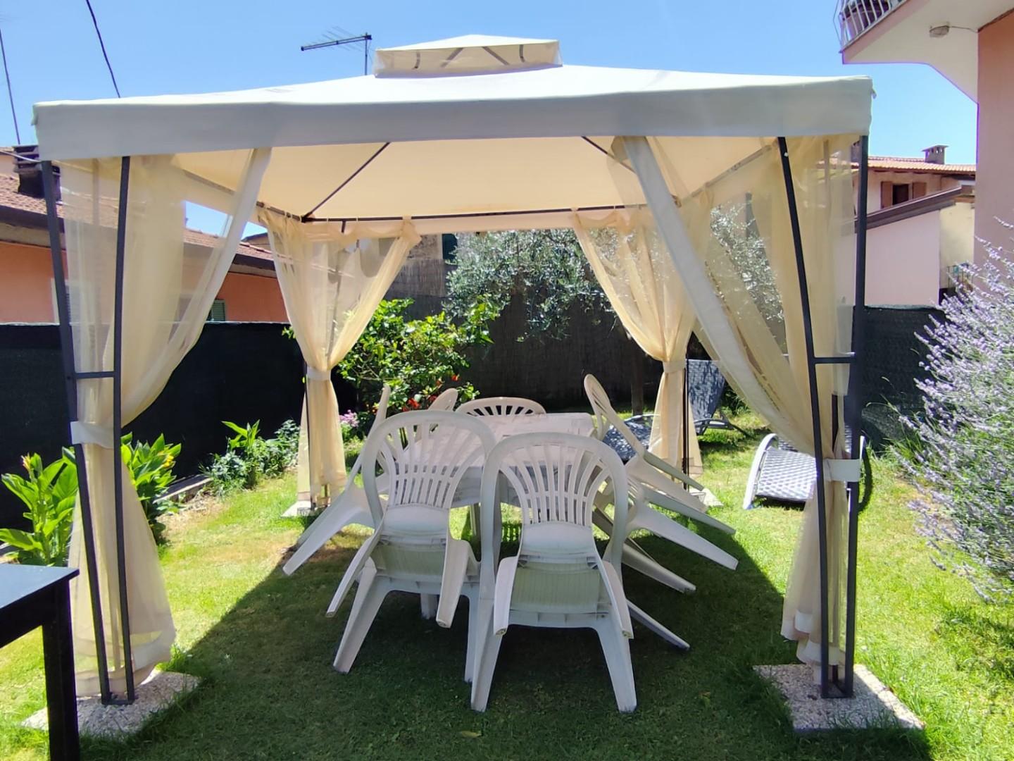 Appartamento con giardino, Massa ortola