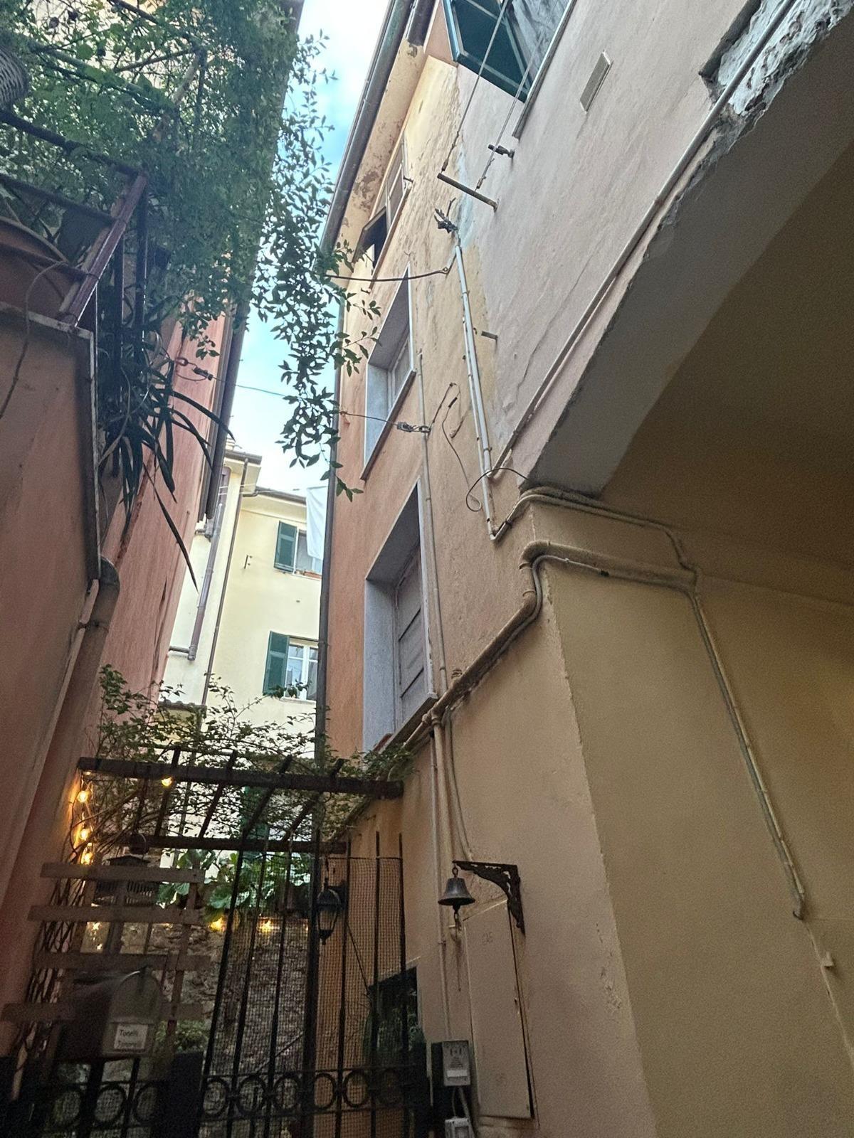 Casa indipendente da ristrutturare, Massa centro storico