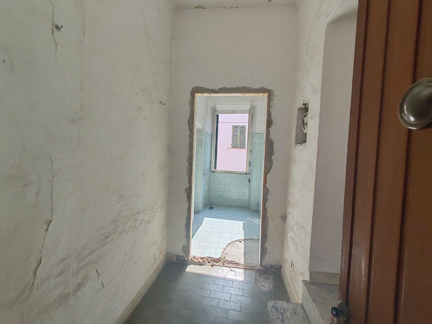 Appartamento con terrazzo, Massa centro storico