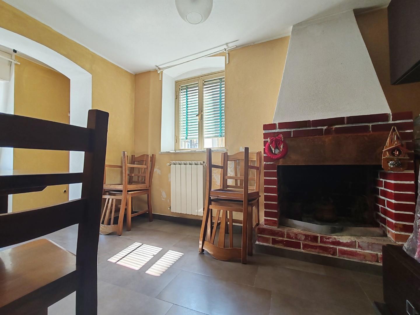 Casa indipendente ristrutturata, Massa la rocca