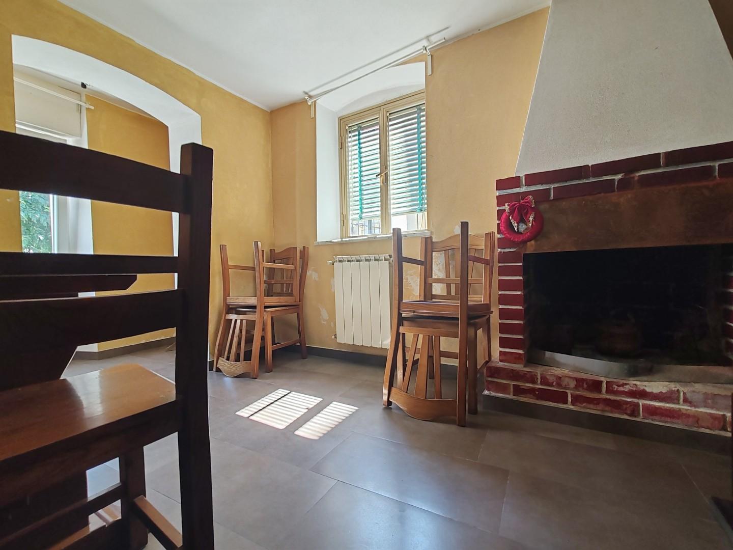 Casa indipendente ristrutturata, Massa la rocca