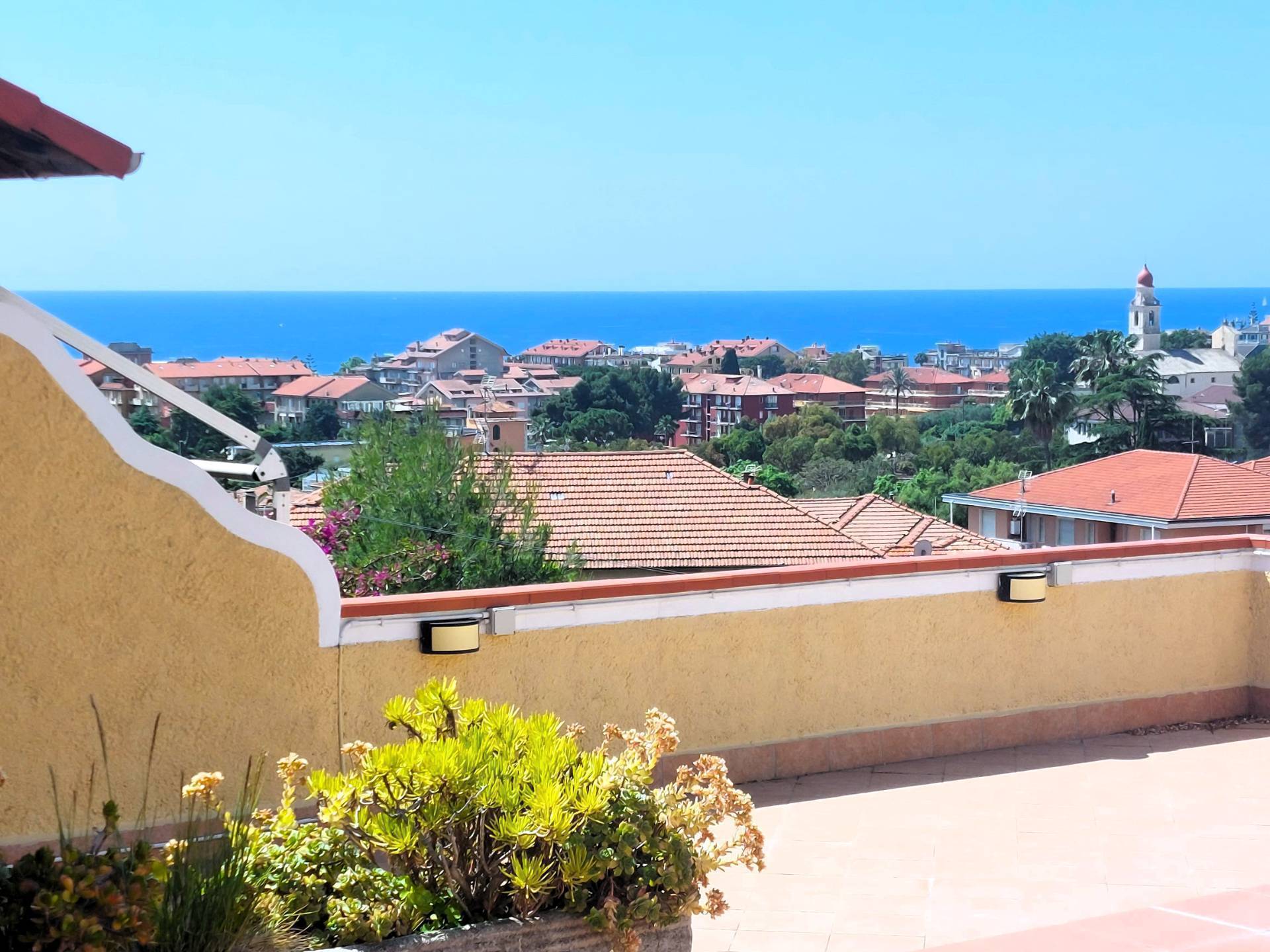 Quadrilocale con terrazzo, San Bartolomeo al Mare san bartolomeo - centro - poiolo