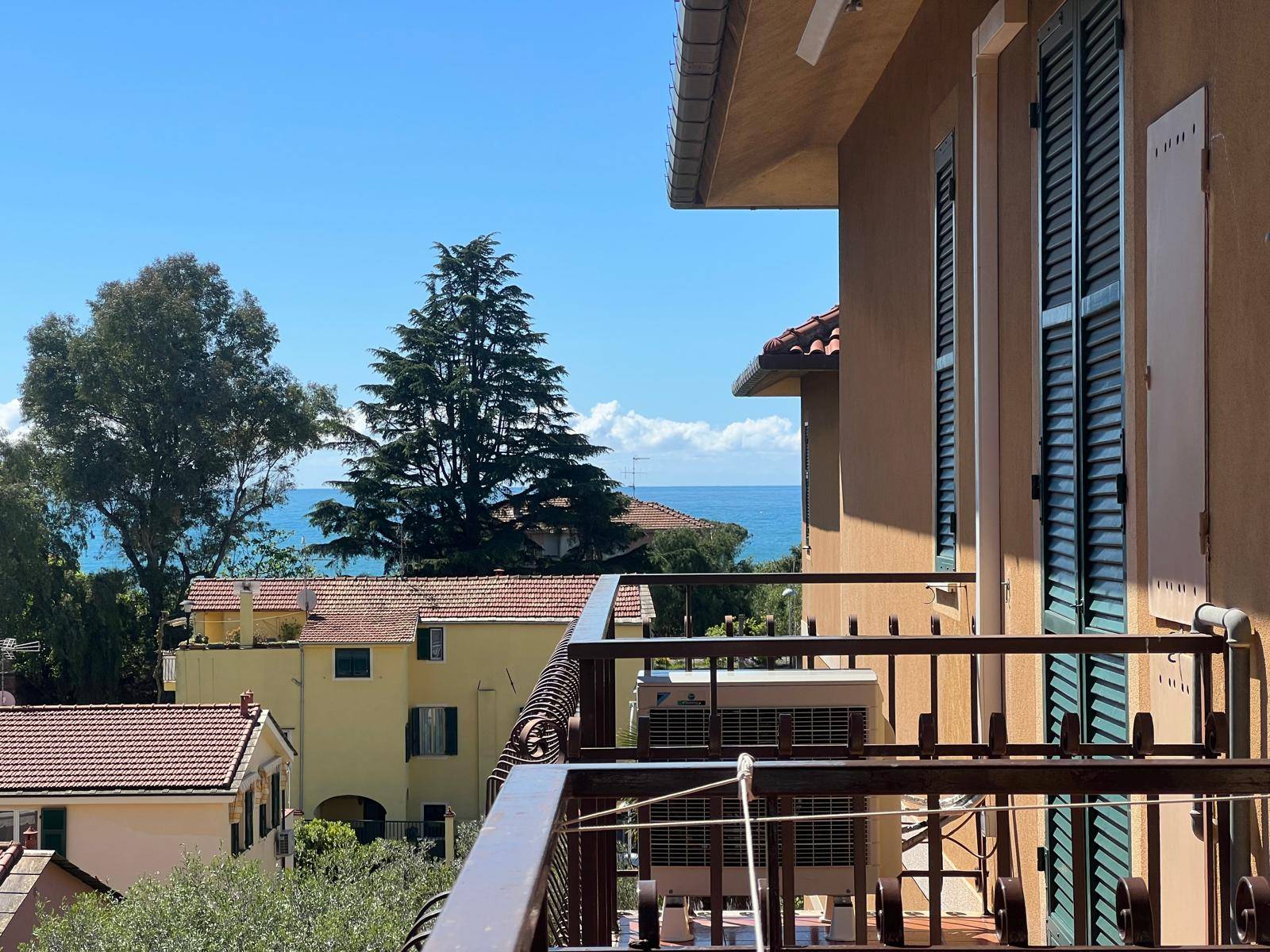 2 locali in vendita a Cervo