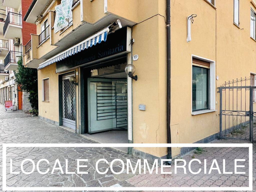 Locale commerciale in vendita a Diano Marina
