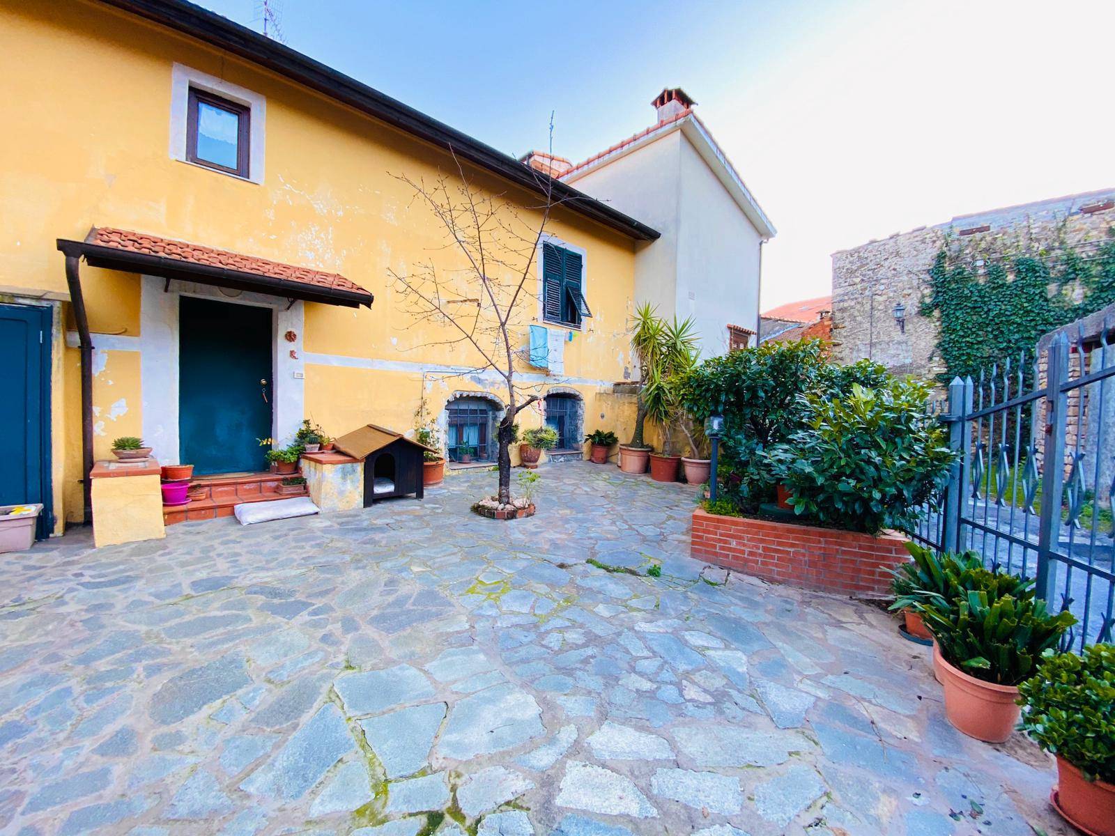 Casa semindipendente in vendita a Diano Marina, Diano Arentino e Frazioni