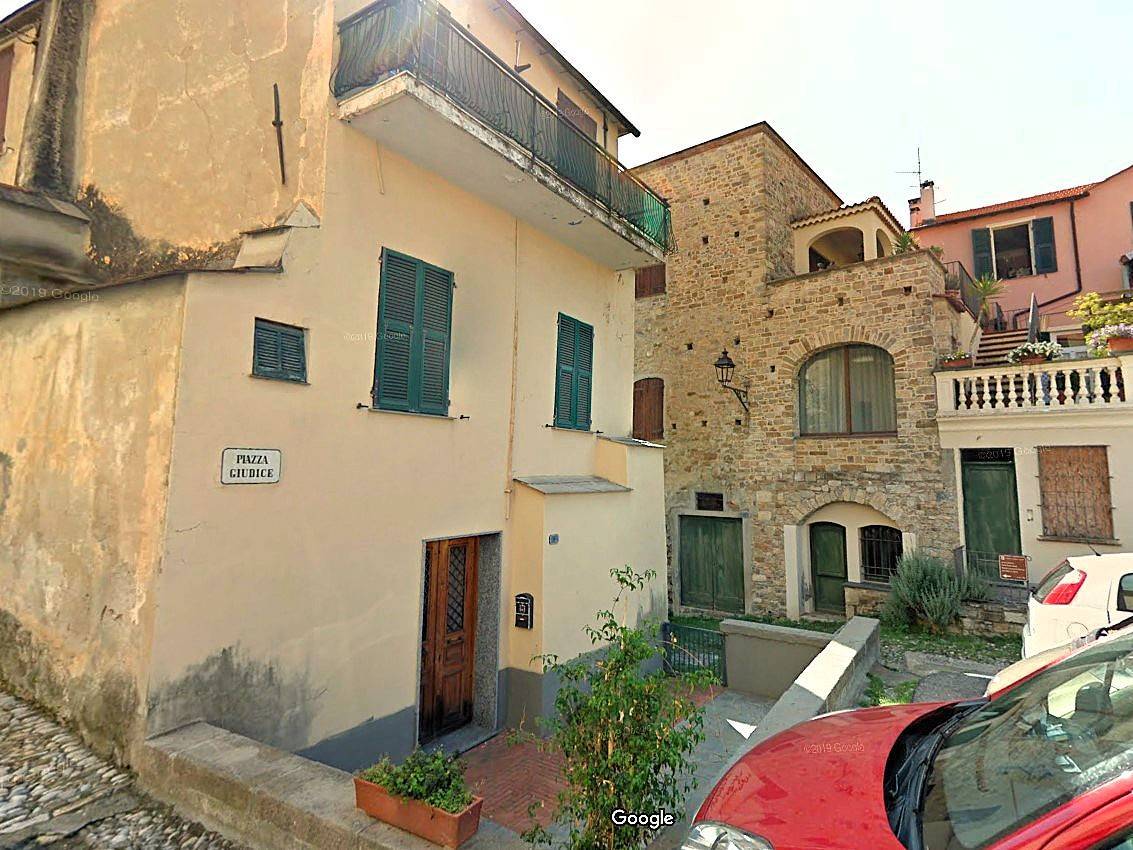 4 locali in vendita a Diano Castello