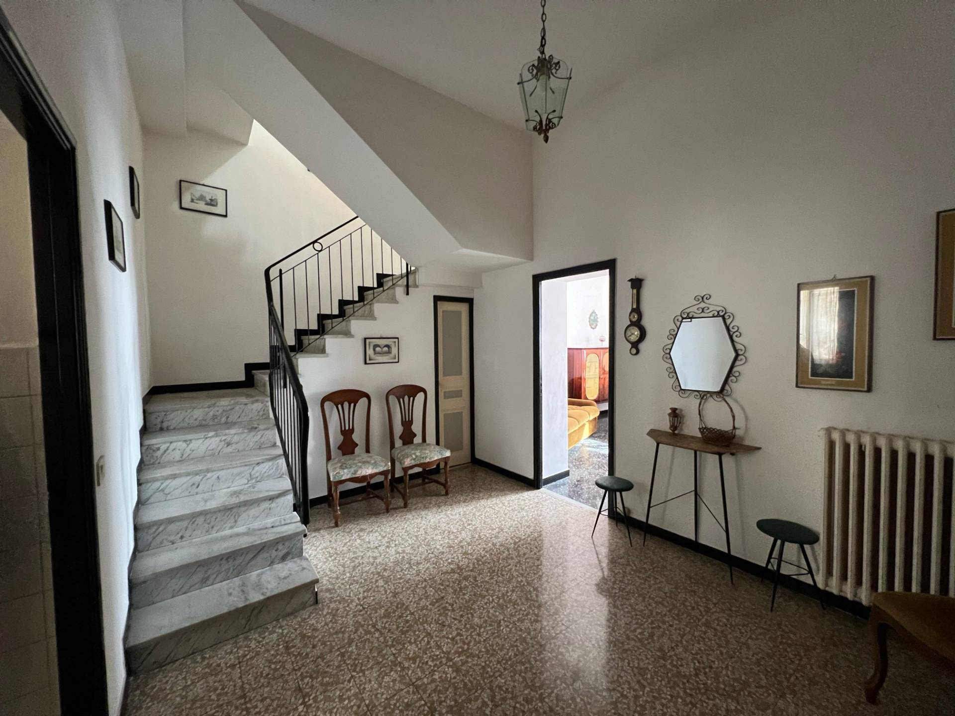 6 locali in vendita a Diano Castello