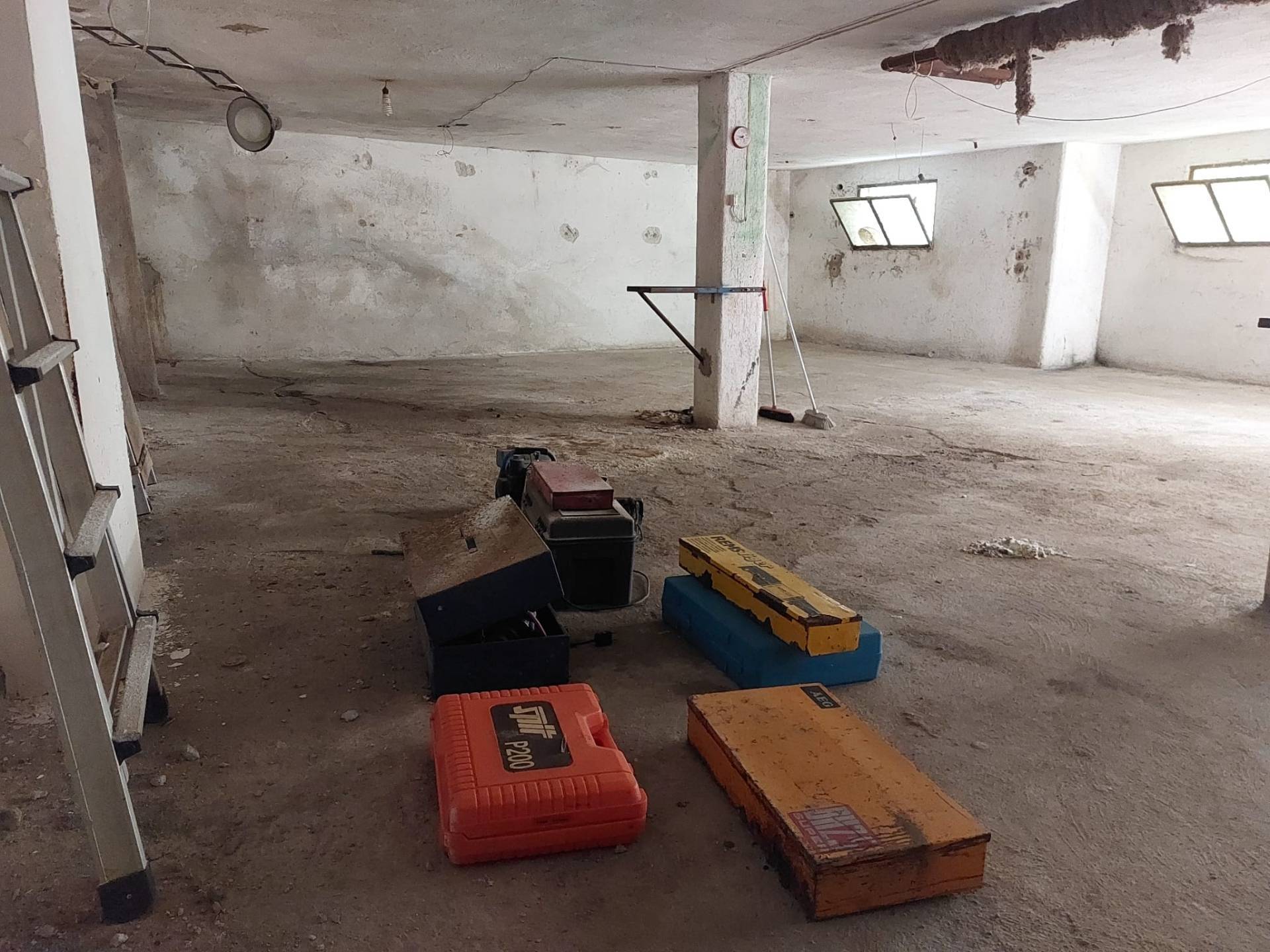 Magazzino in vendita a Cervo