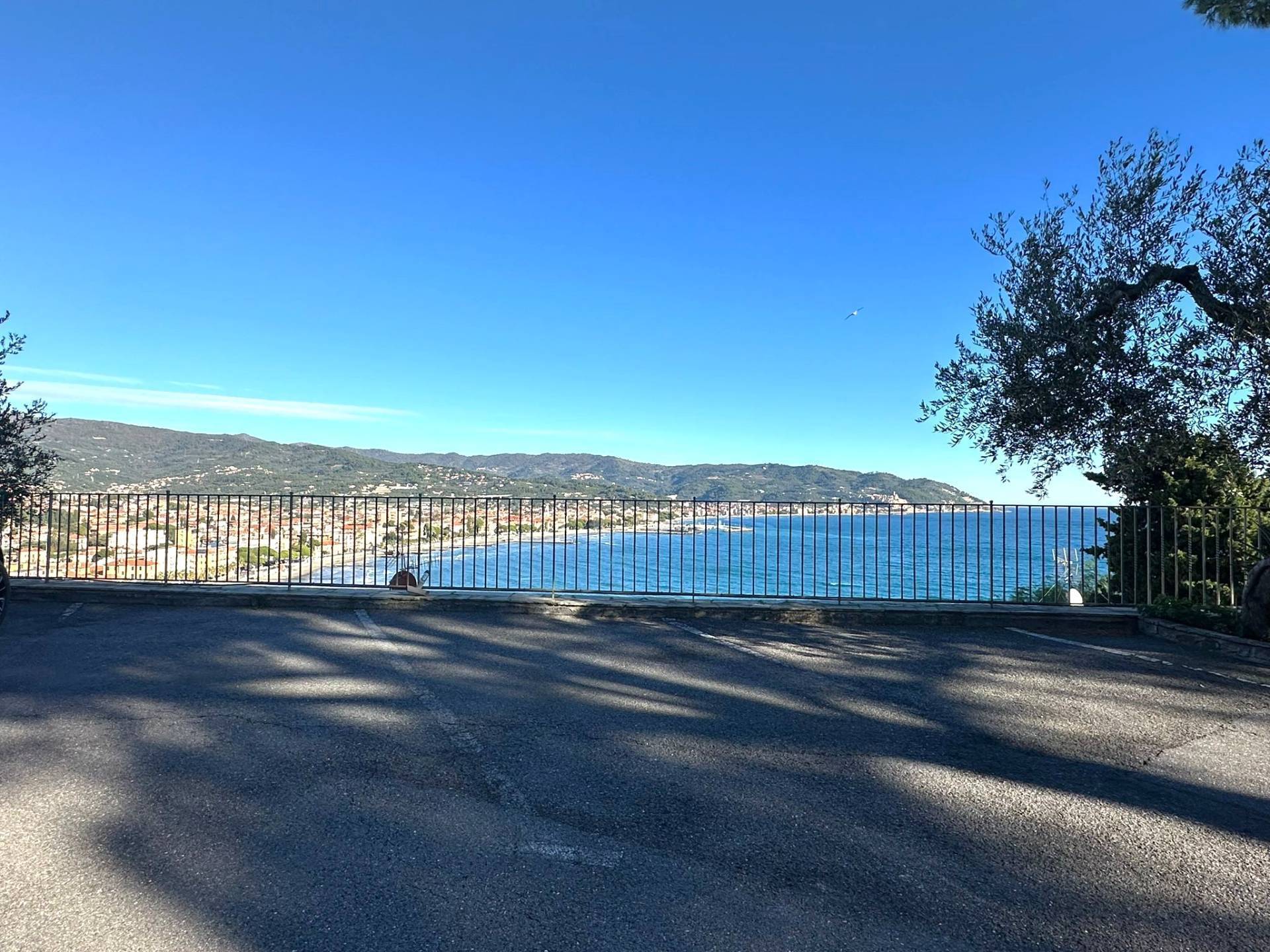 Box o garage in vendita a Diano Marina