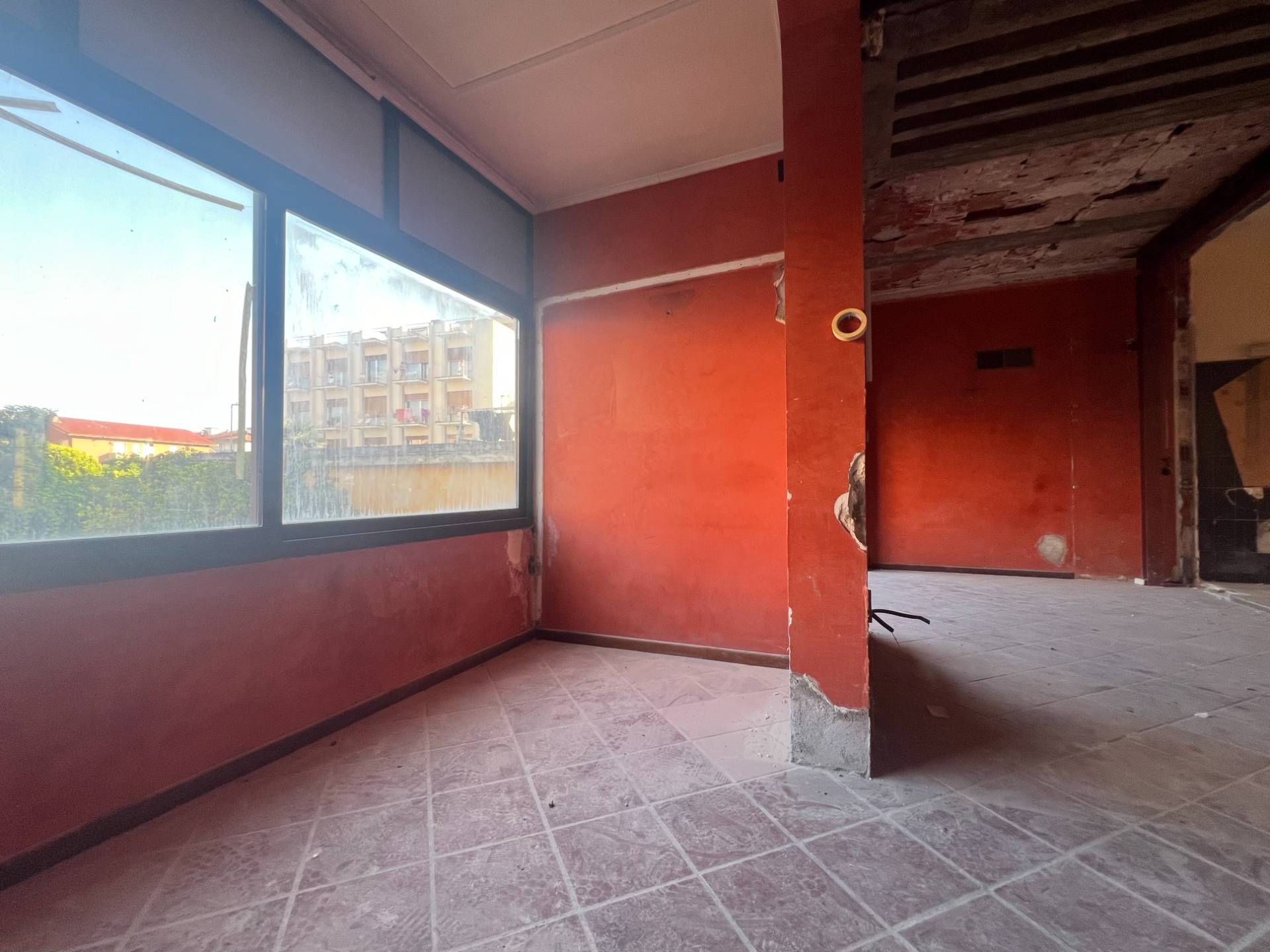 Locale commerciale in vendita a Diano Marina