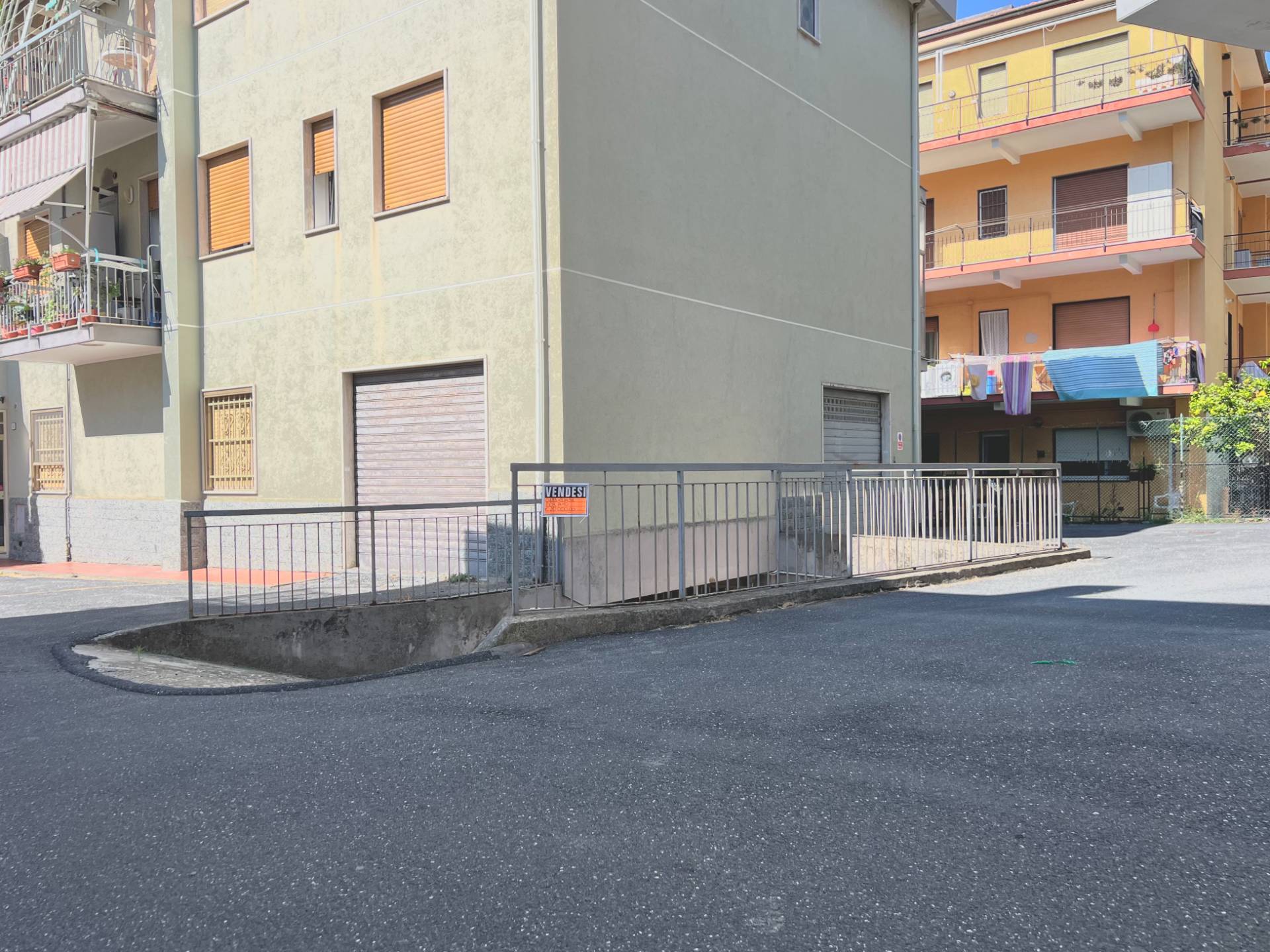 Box o garage in vendita a Cervo