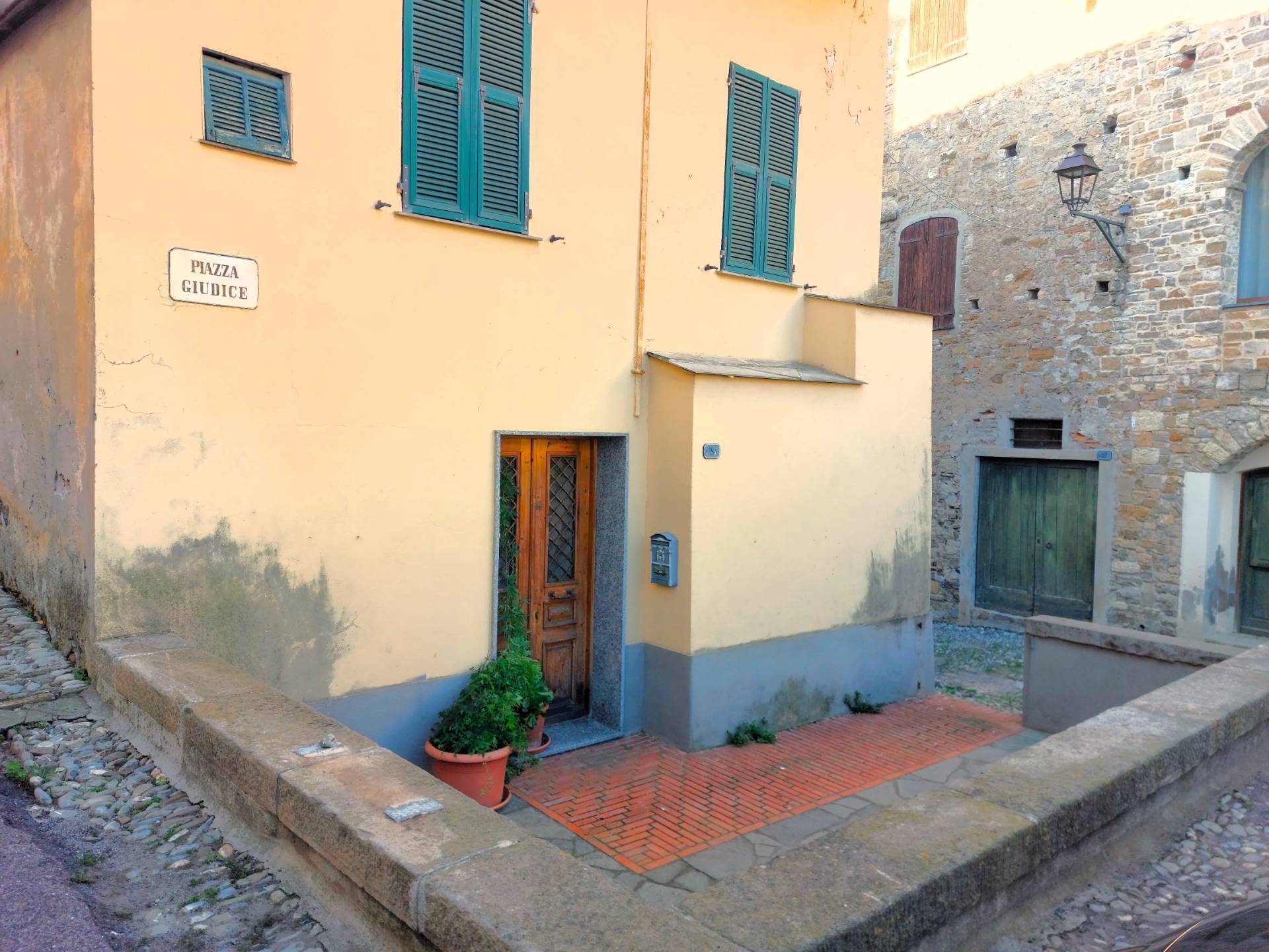 4 locali in vendita a Diano Castello