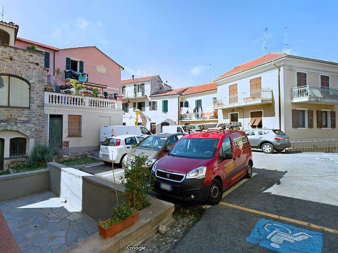 4 locali in vendita a Diano Castello