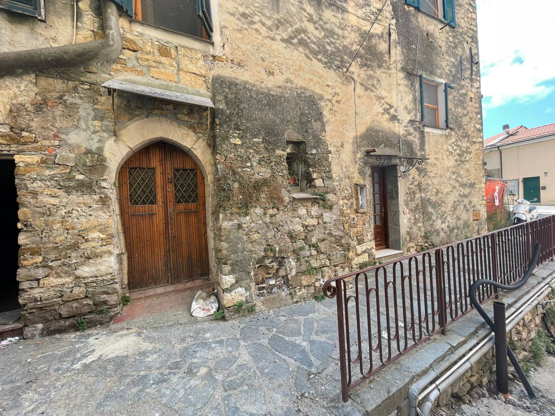 Magazzino in vendita a Diano Castello