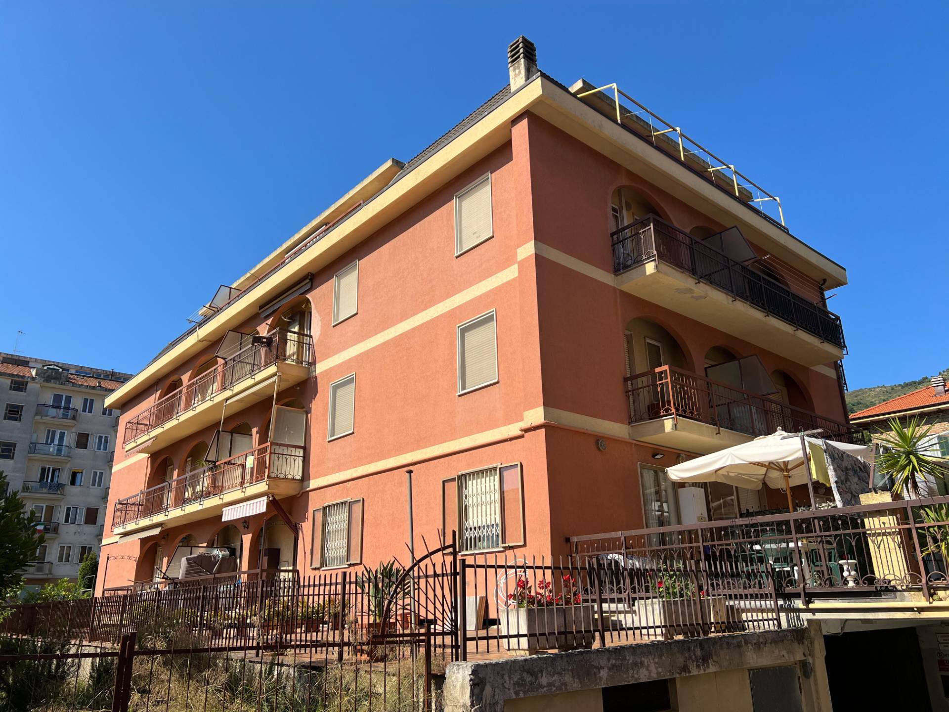 3 locali in vendita a Andora