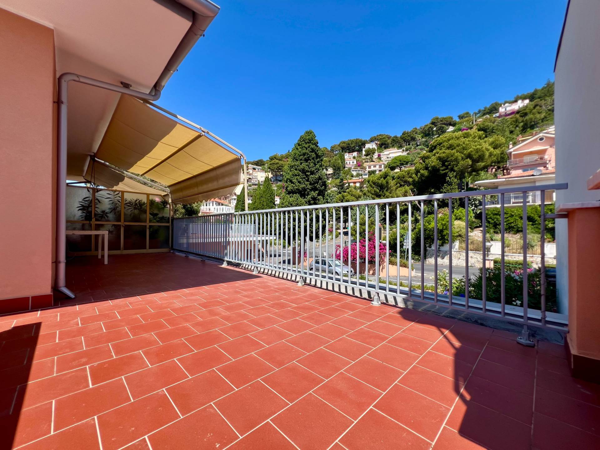 2 locali in vendita a Andora