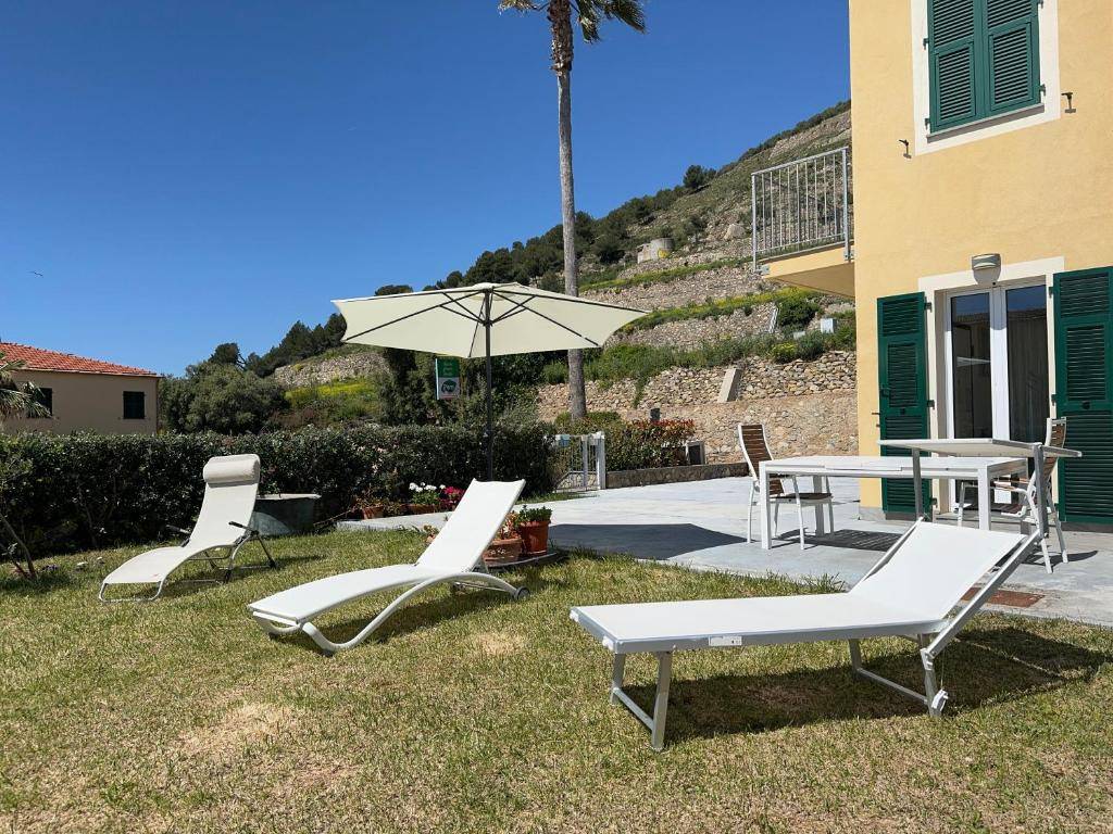 2 locali in vendita a Cervo, Cervo - Capo Mimosa