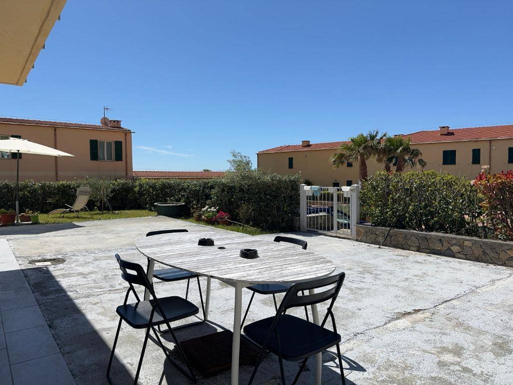 2 locali in vendita a Cervo, Cervo - Capo Mimosa