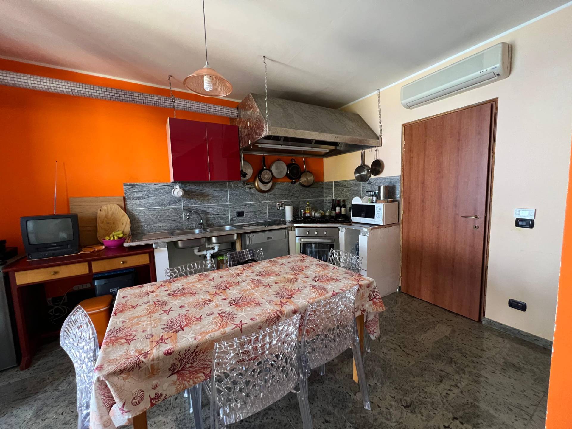 3 locali in vendita a Cervo