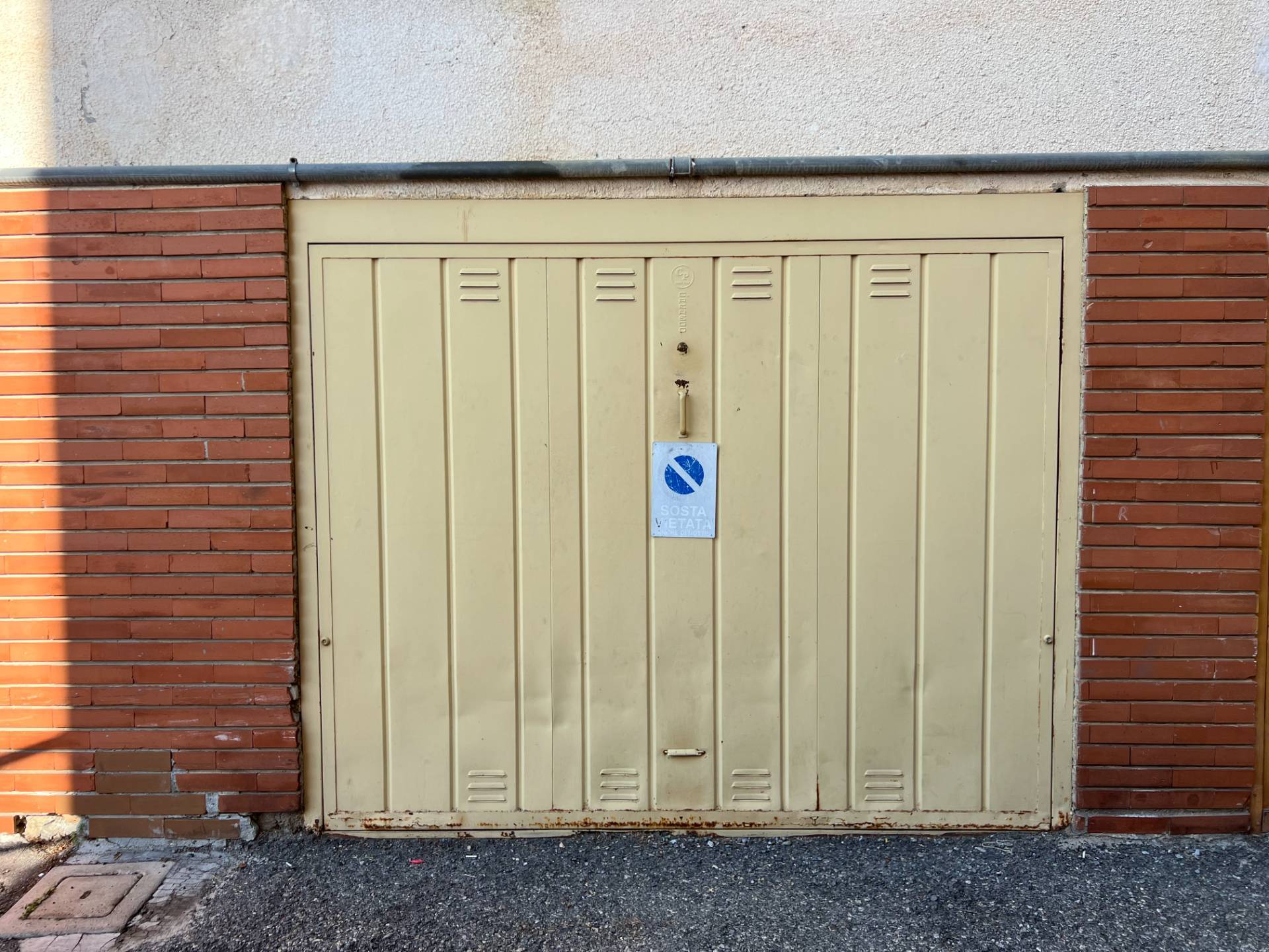 Box o garage in vendita a Imperia
