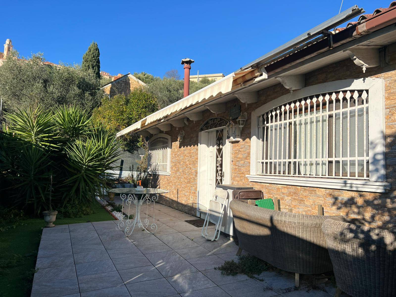 Casa indipendente in vendita a Diano Castello