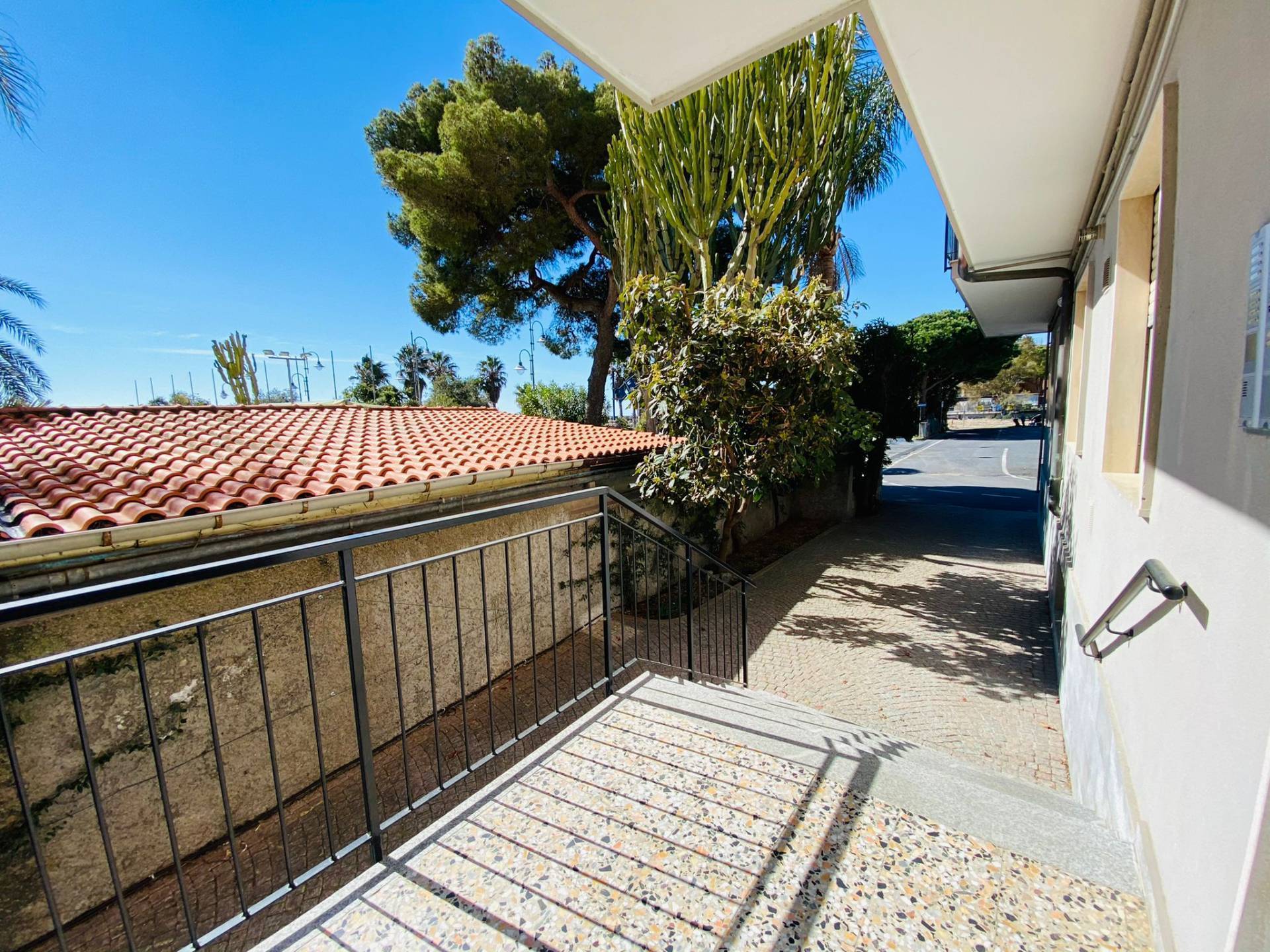 2 locali in vendita a Cervo