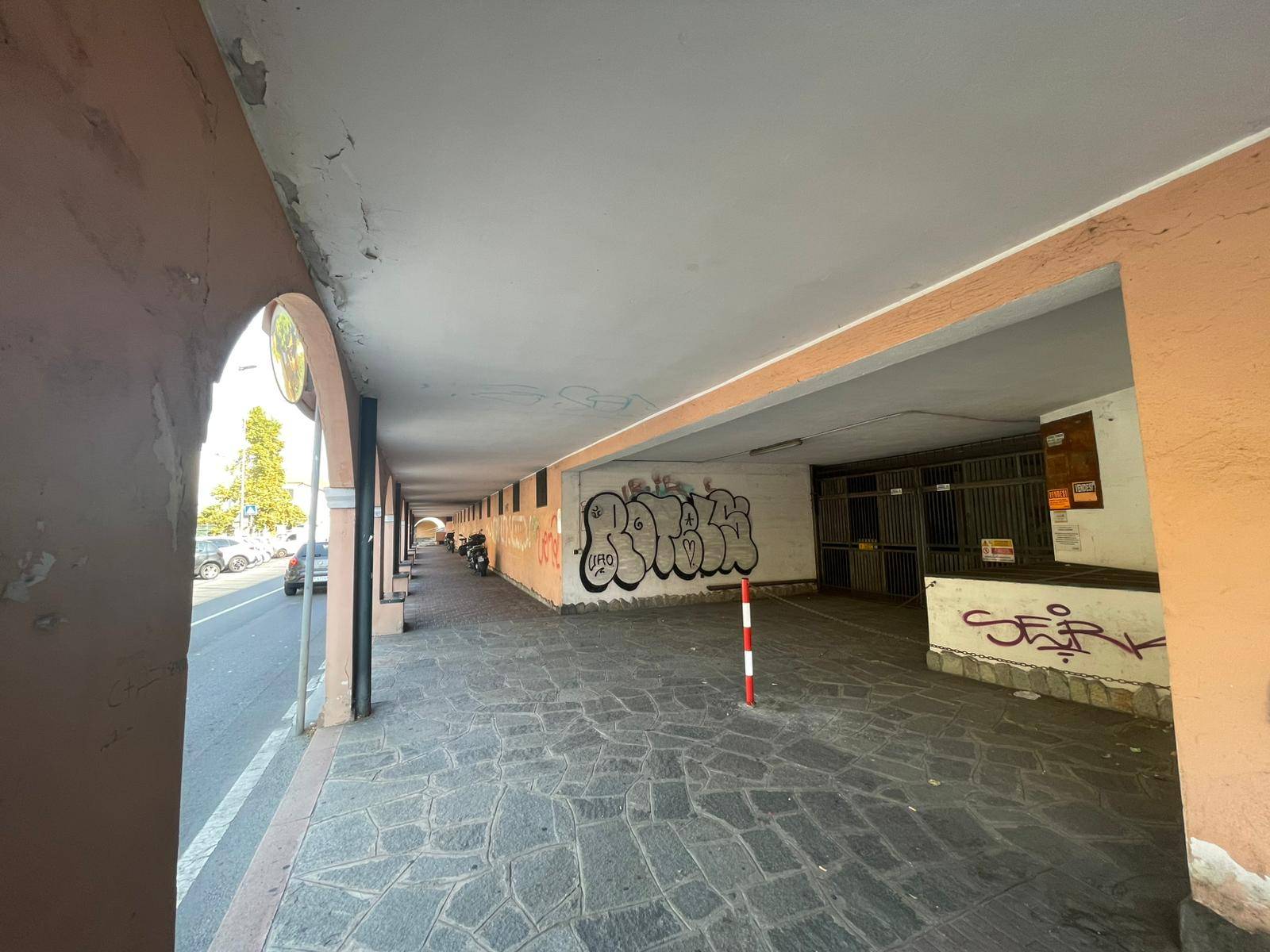 Box o garage in vendita a Imperia