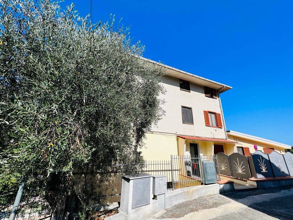 2 locali in vendita a Diano Arentino, Diano Arentino e Frazioni