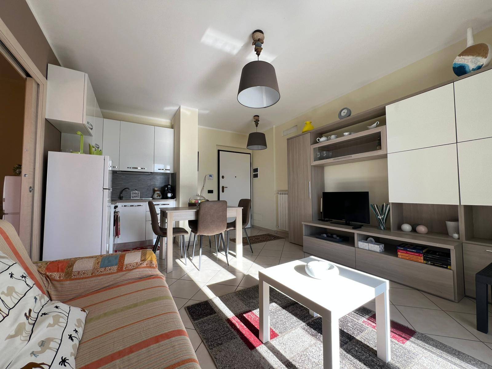 2 locali in vendita a Cervo