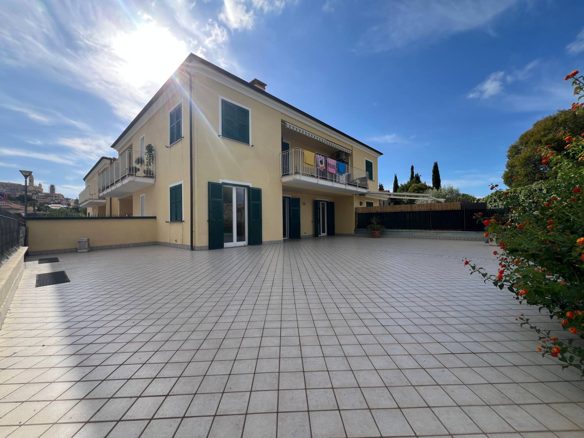 2 locali in vendita a Cervo