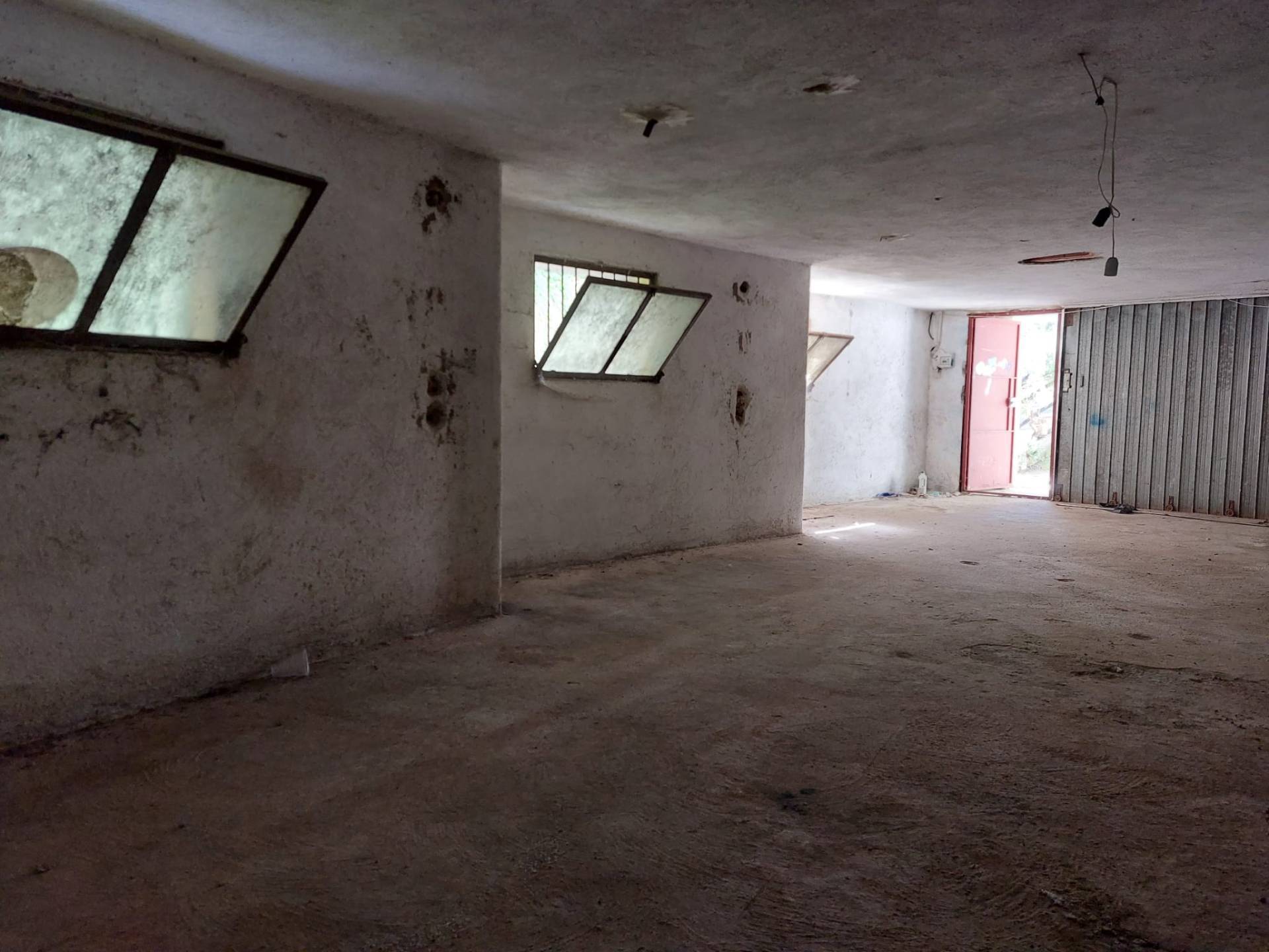 Magazzino in vendita a Cervo