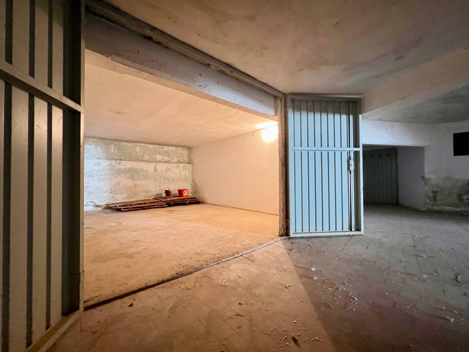 Box o garage in vendita a Cervo