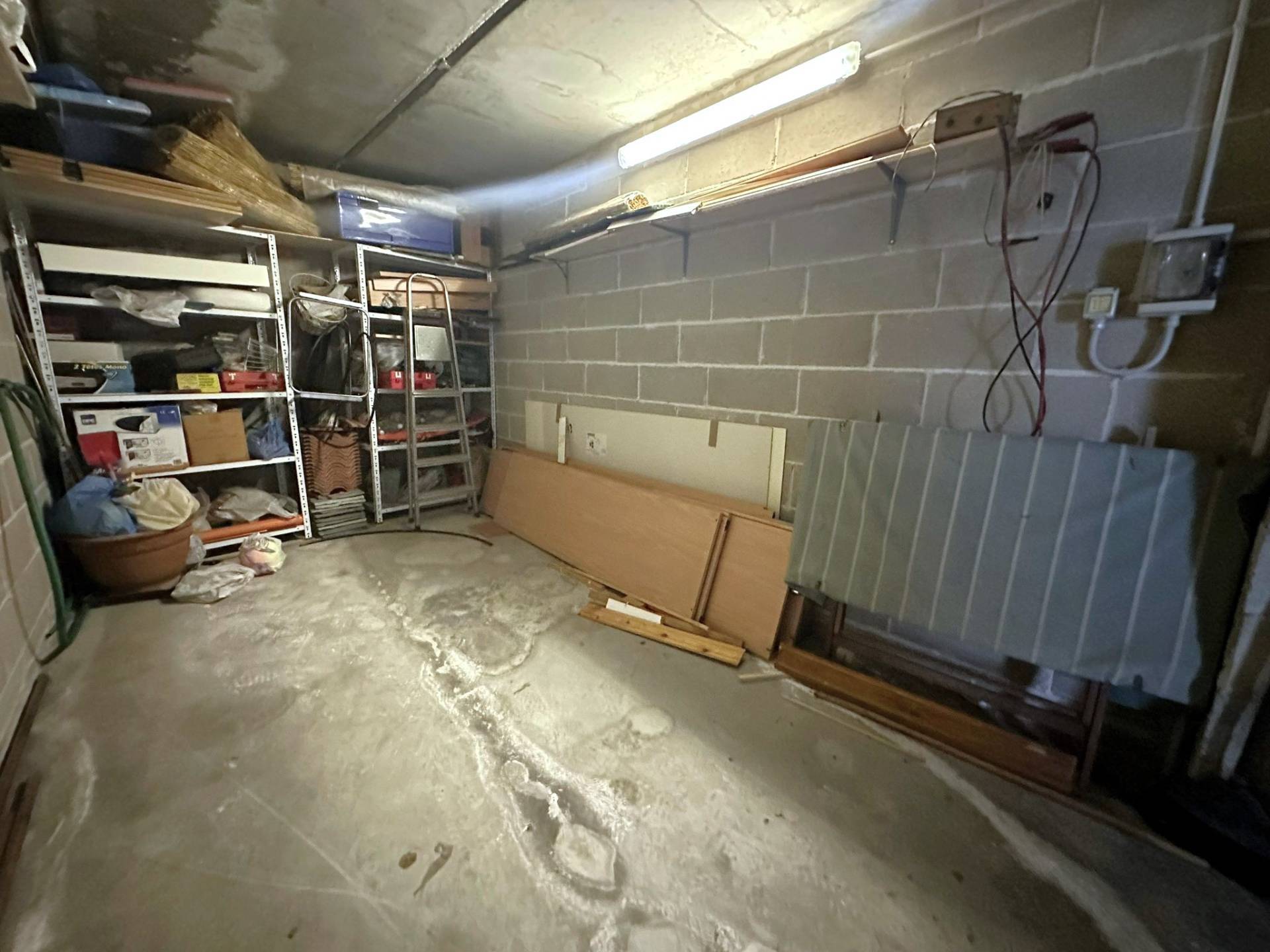 Box in vendita a Diano Marina