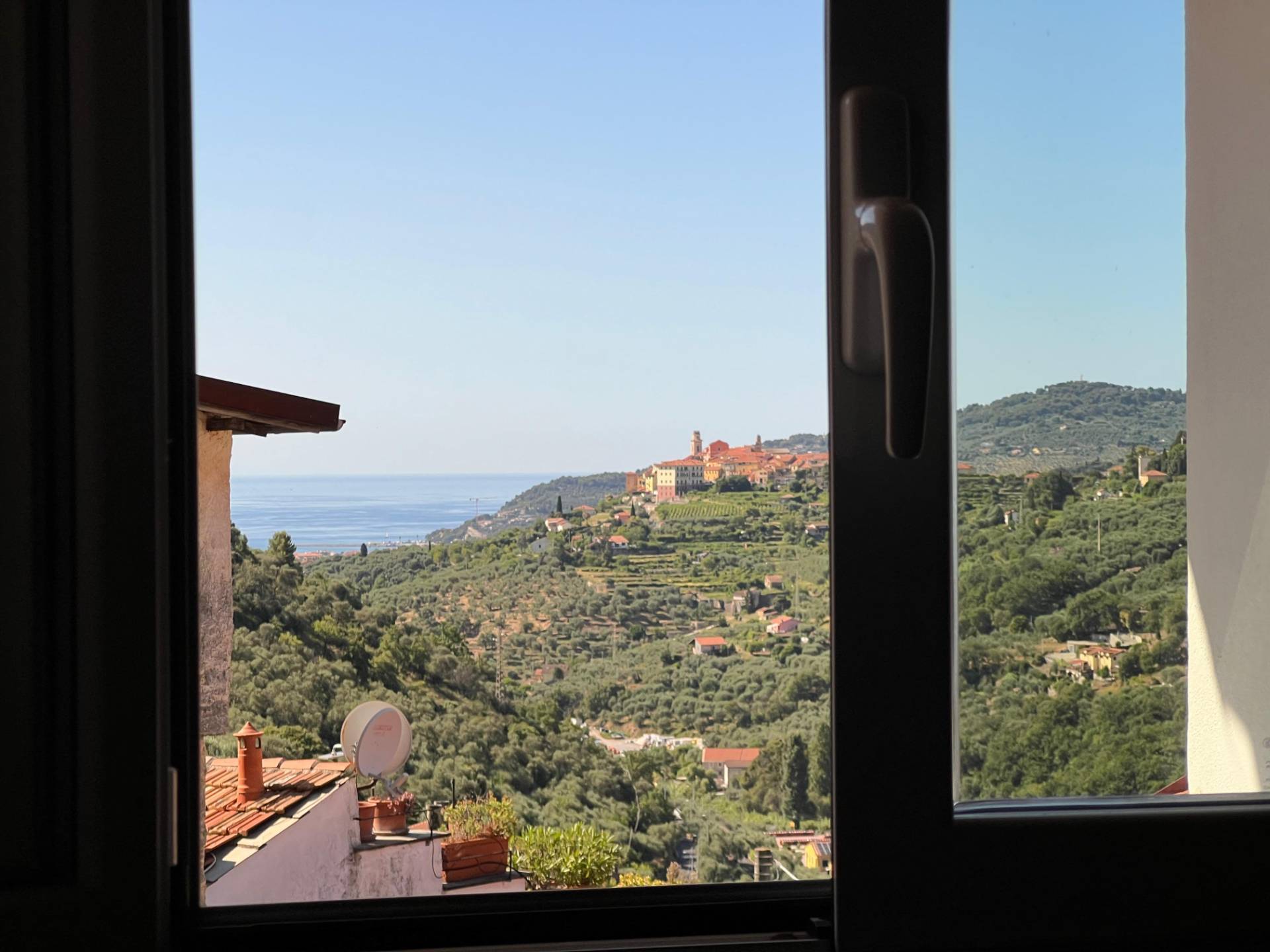 Casa semindipendente in vendita a Diano San Pietro