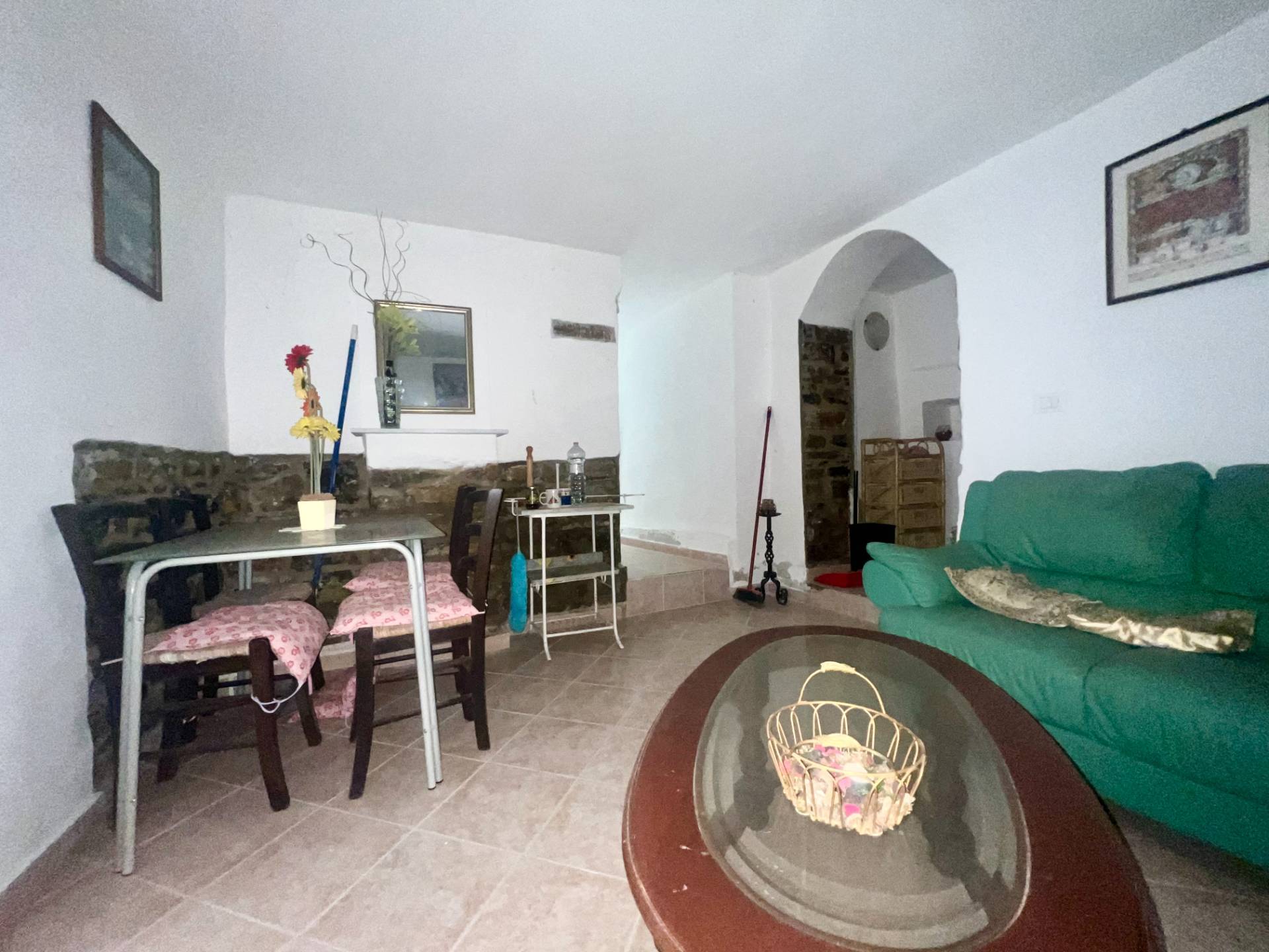 2 locali in vendita a Diano Arentino