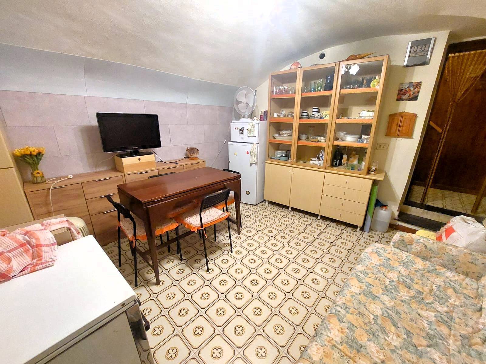 4 locali in vendita a Cervo