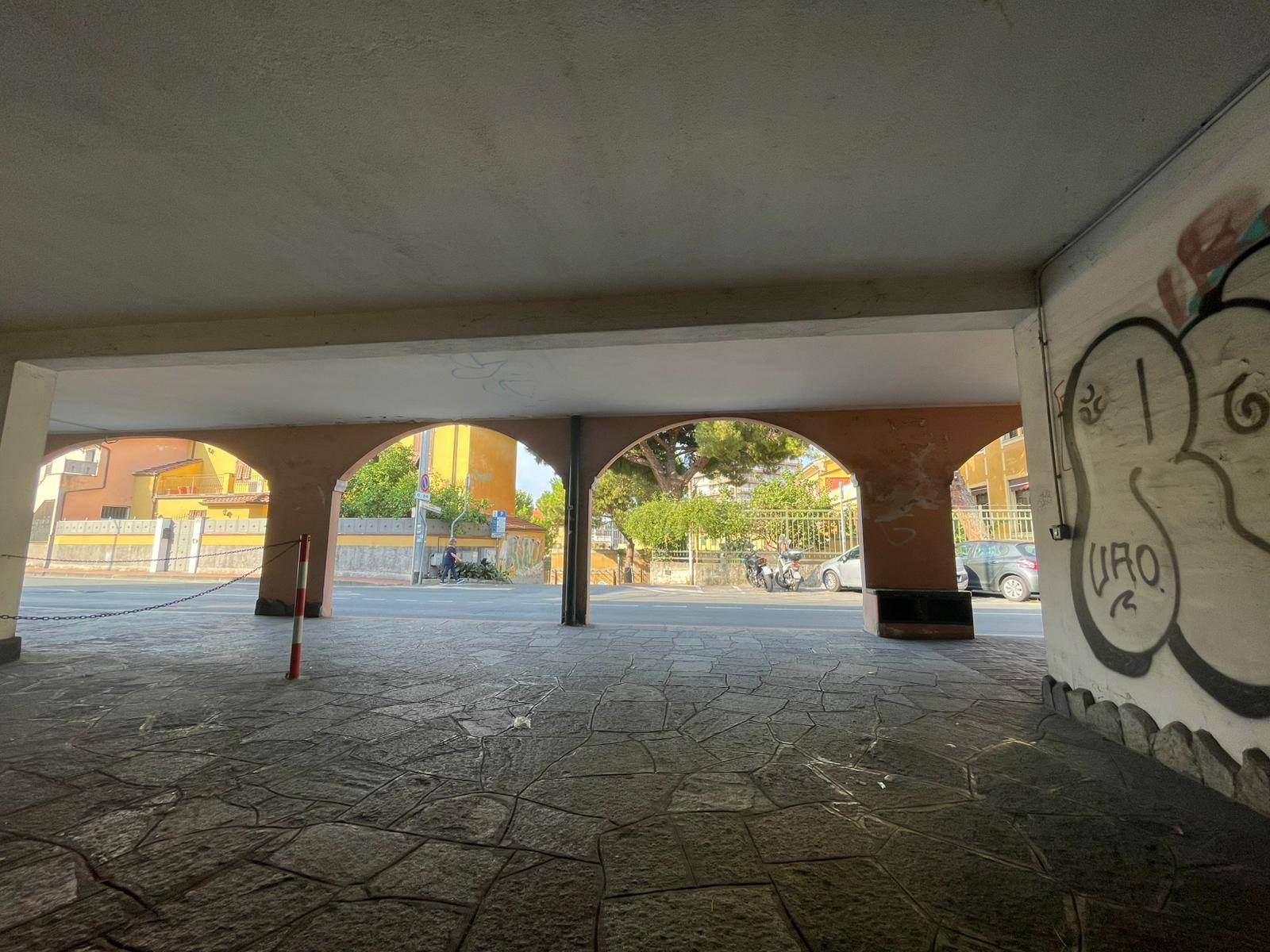 Box o garage in vendita a Imperia