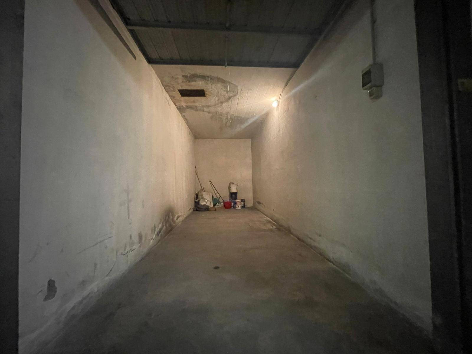 Box o garage in vendita a Imperia