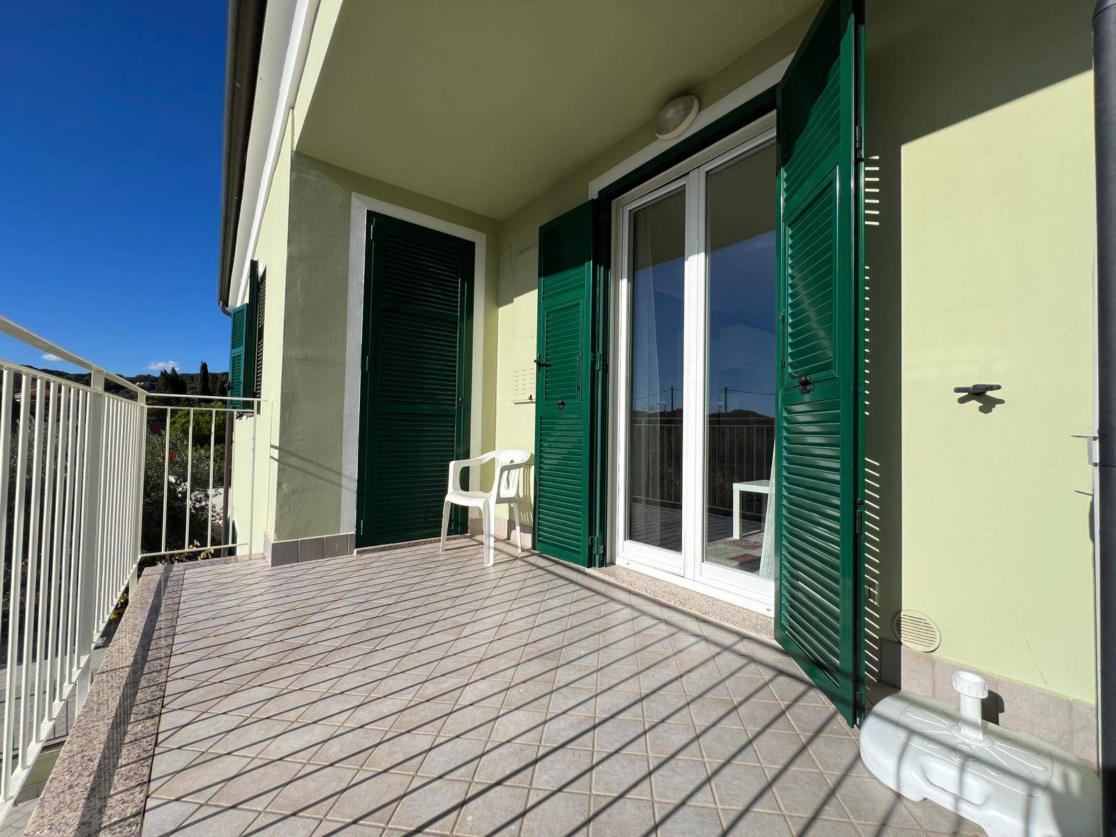 2 locali in vendita a Cervo