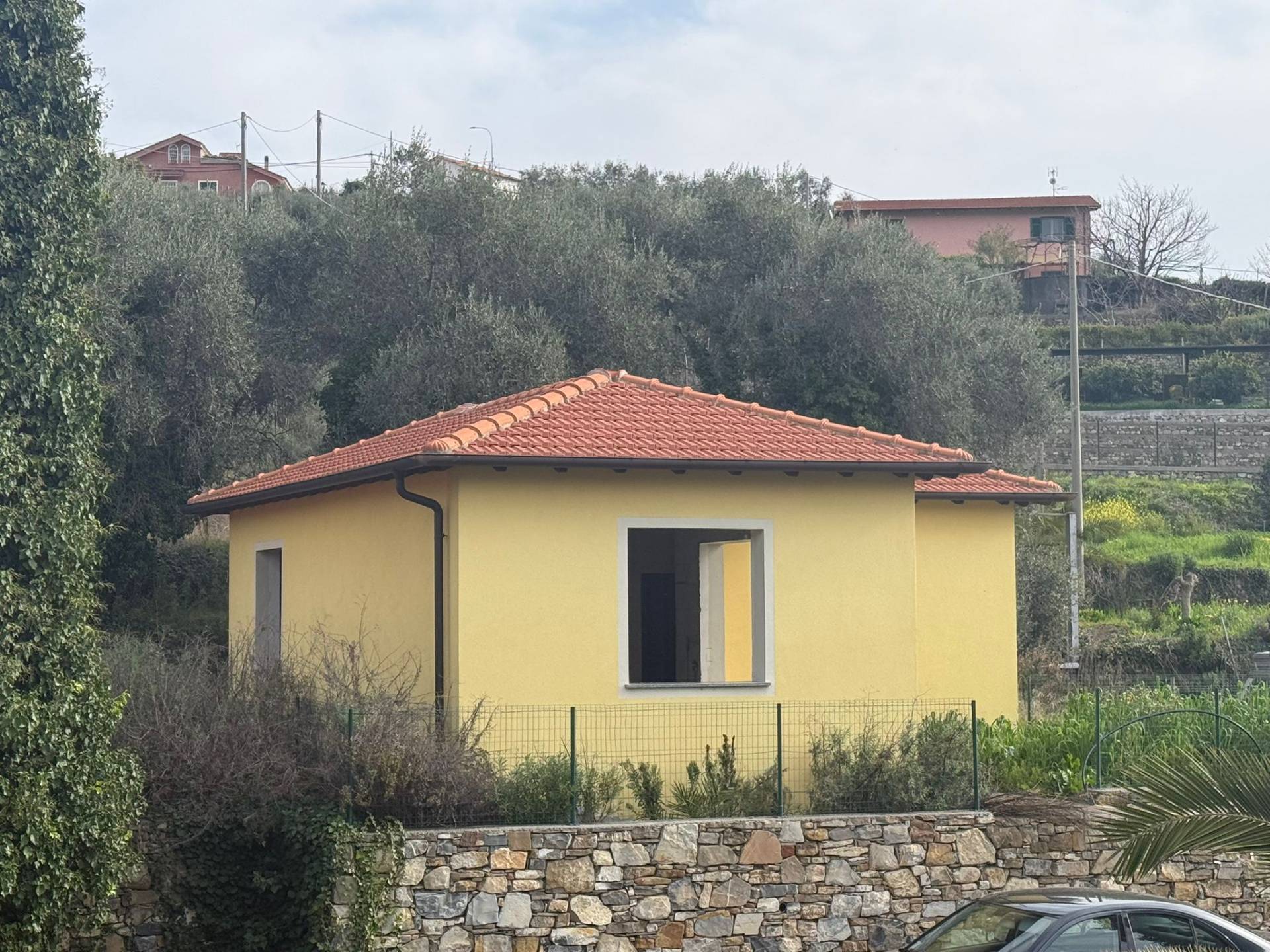 Casa indipendente in vendita a Diano Castello