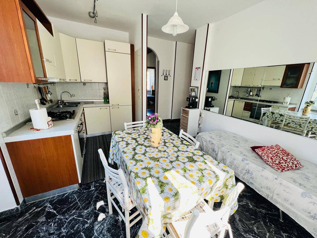 2 locali in vendita a Diano Arentino, Diano Arentino e Frazioni