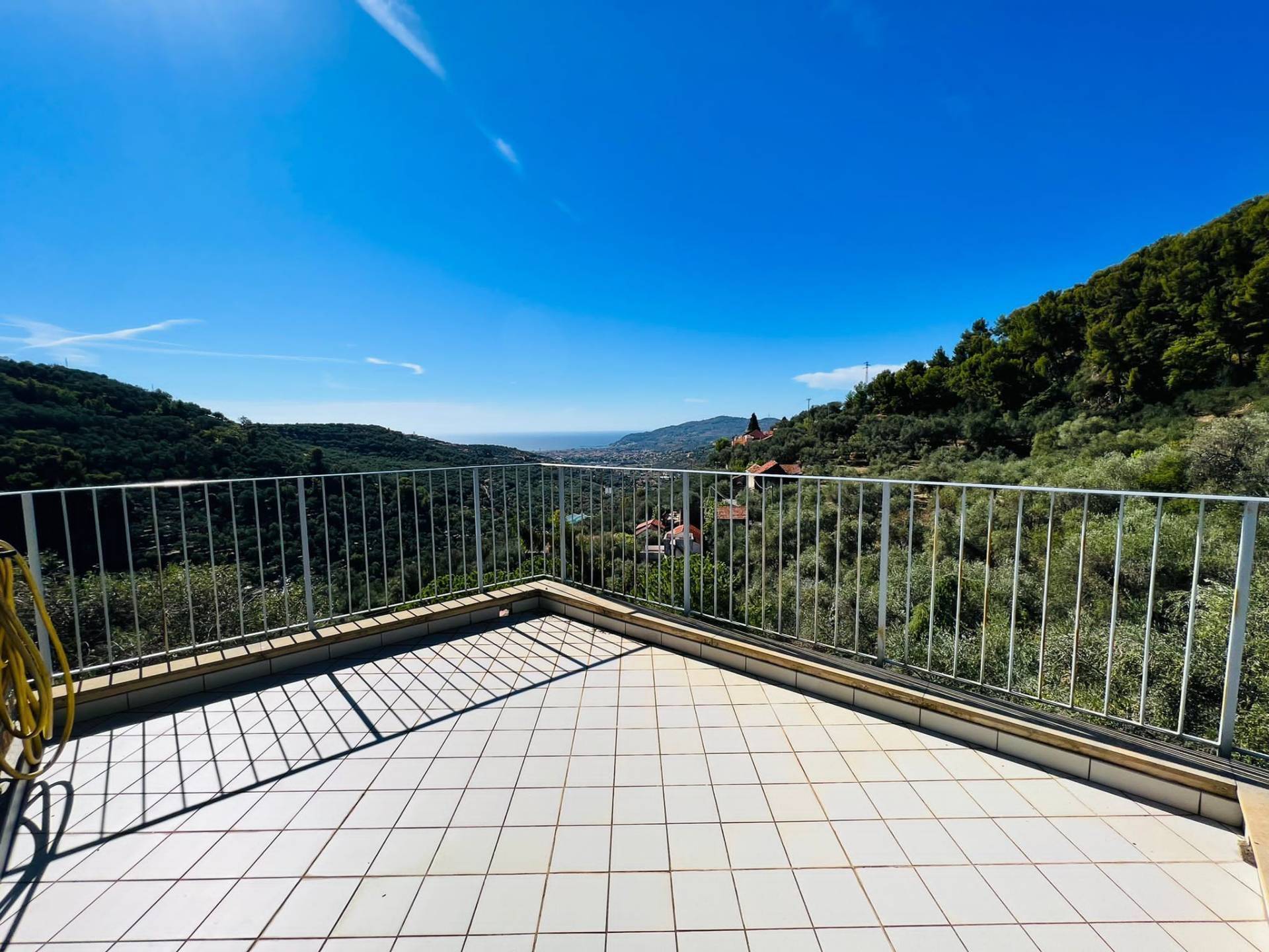 3 locali in vendita a Diano San Pietro