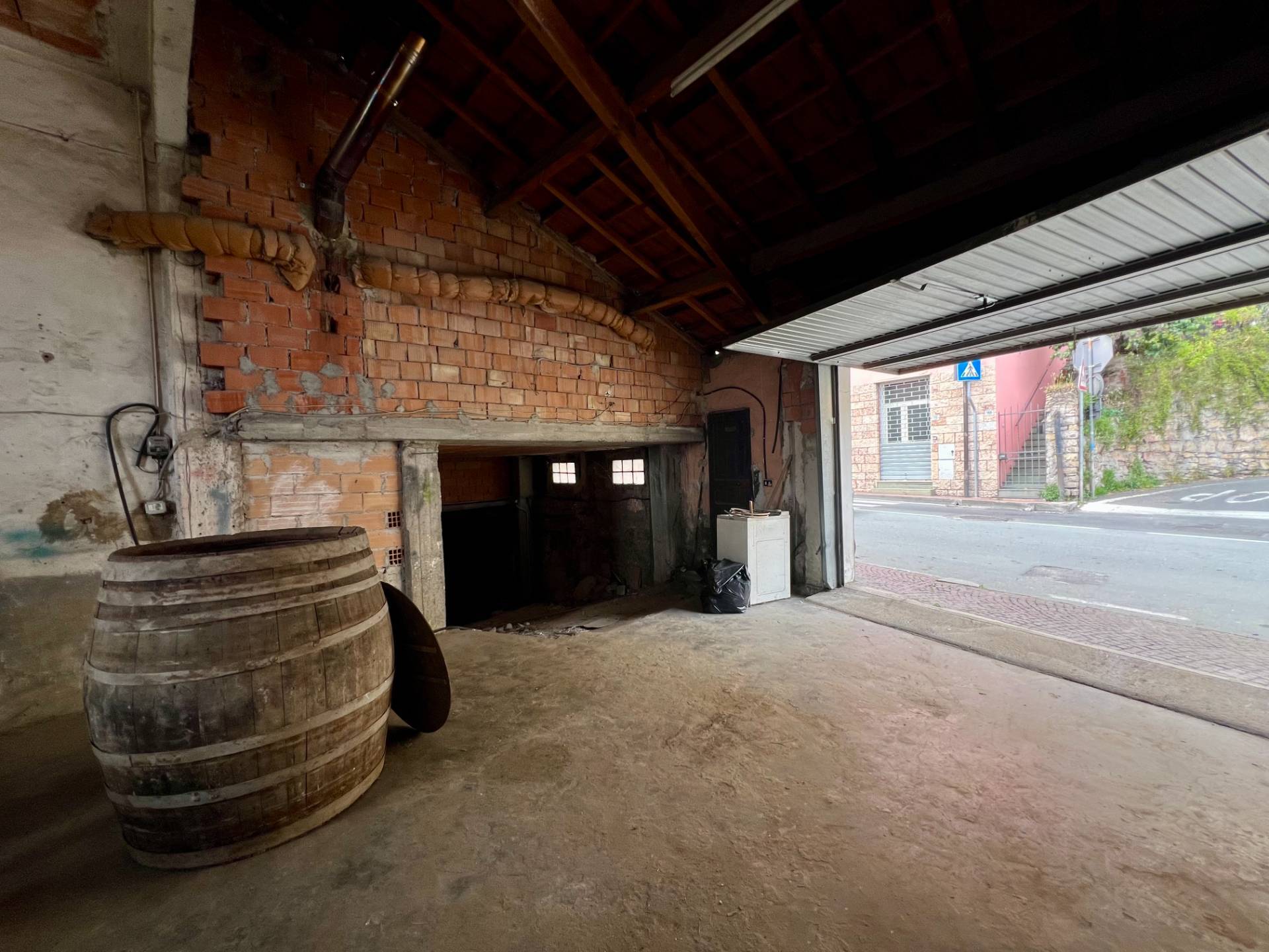 Box o garage in vendita a Imperia