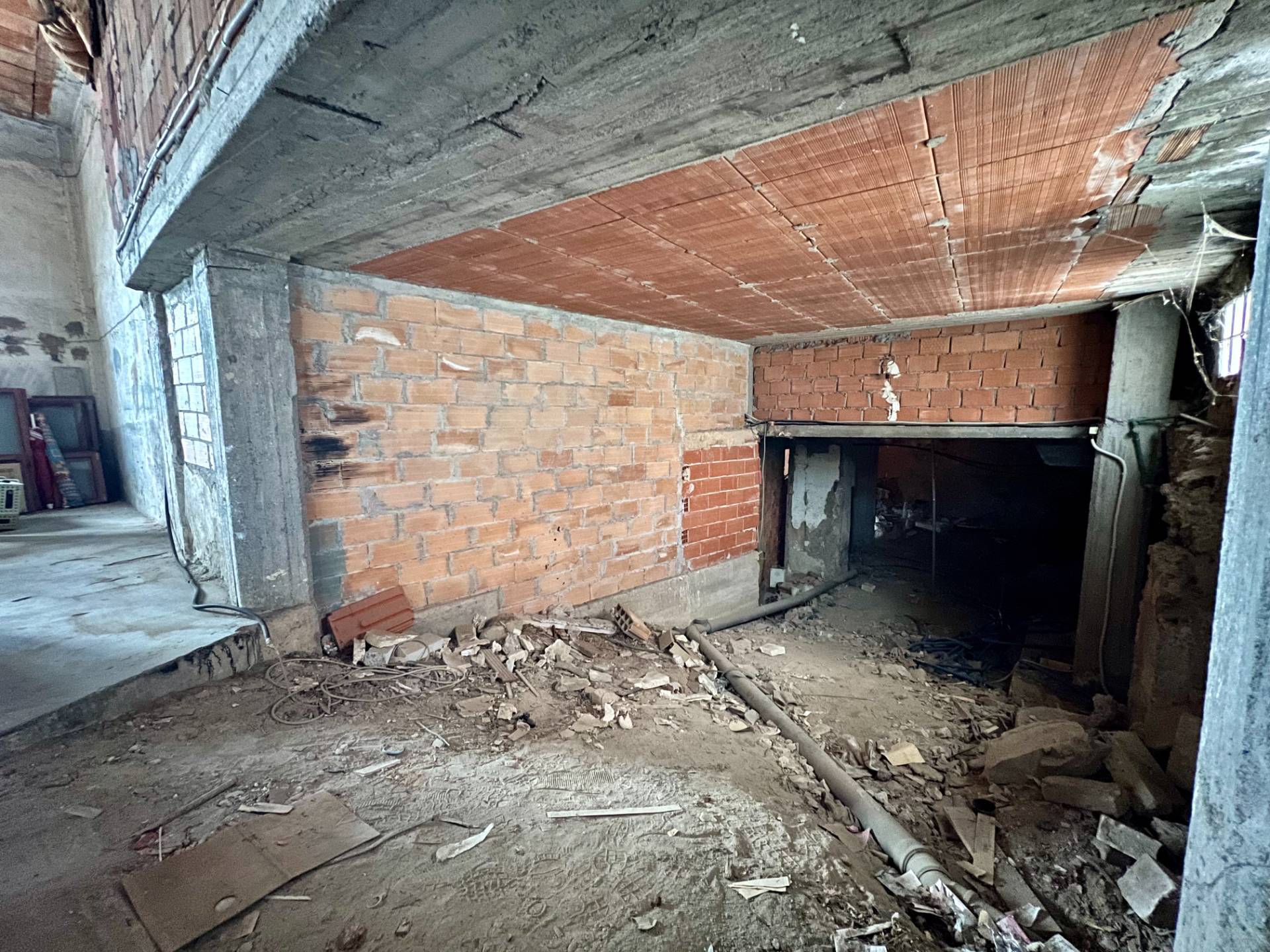 Box o garage in vendita a Imperia